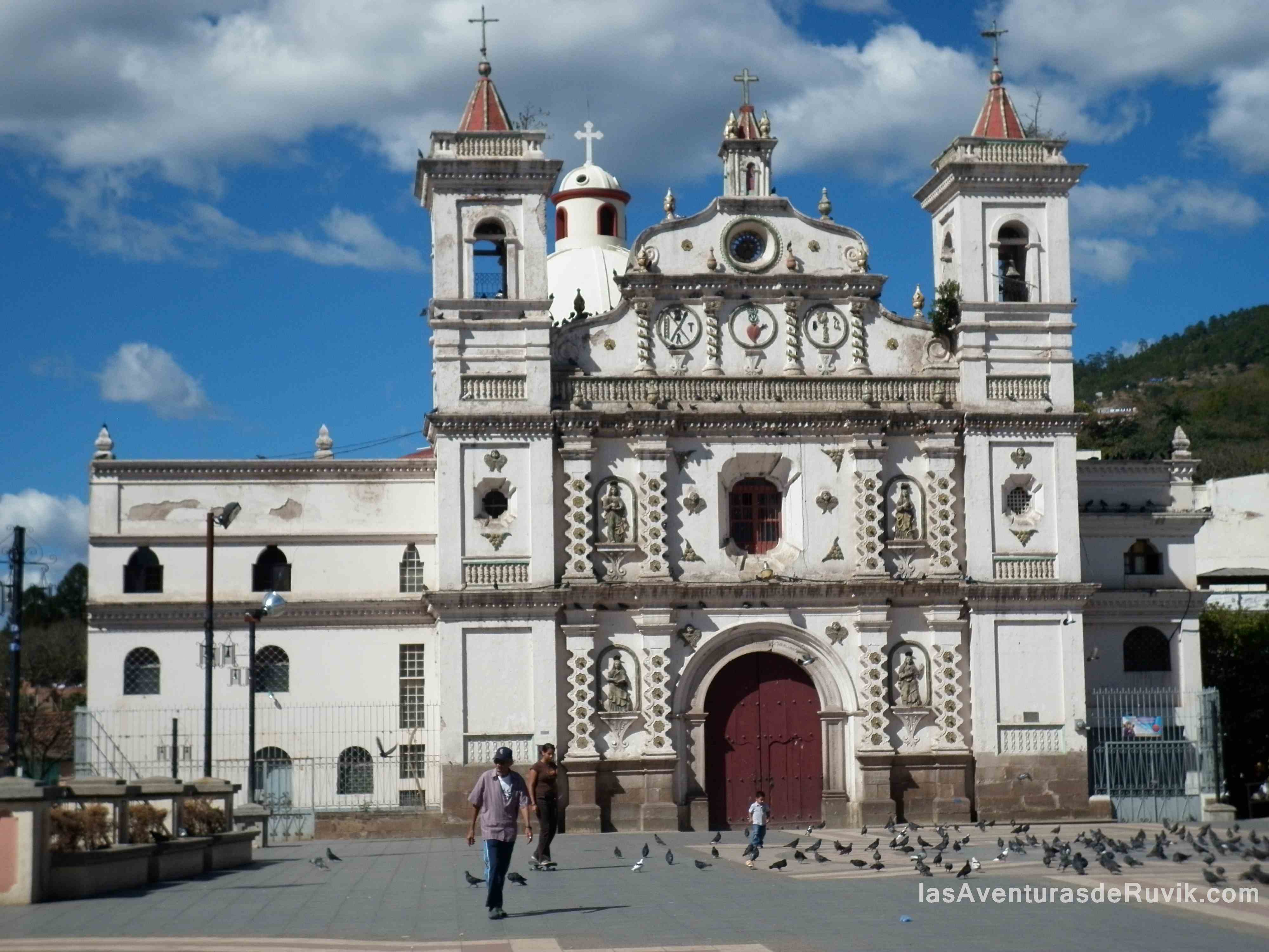 Iglesia Los Dolores, por Las Aventuras de Ruvik