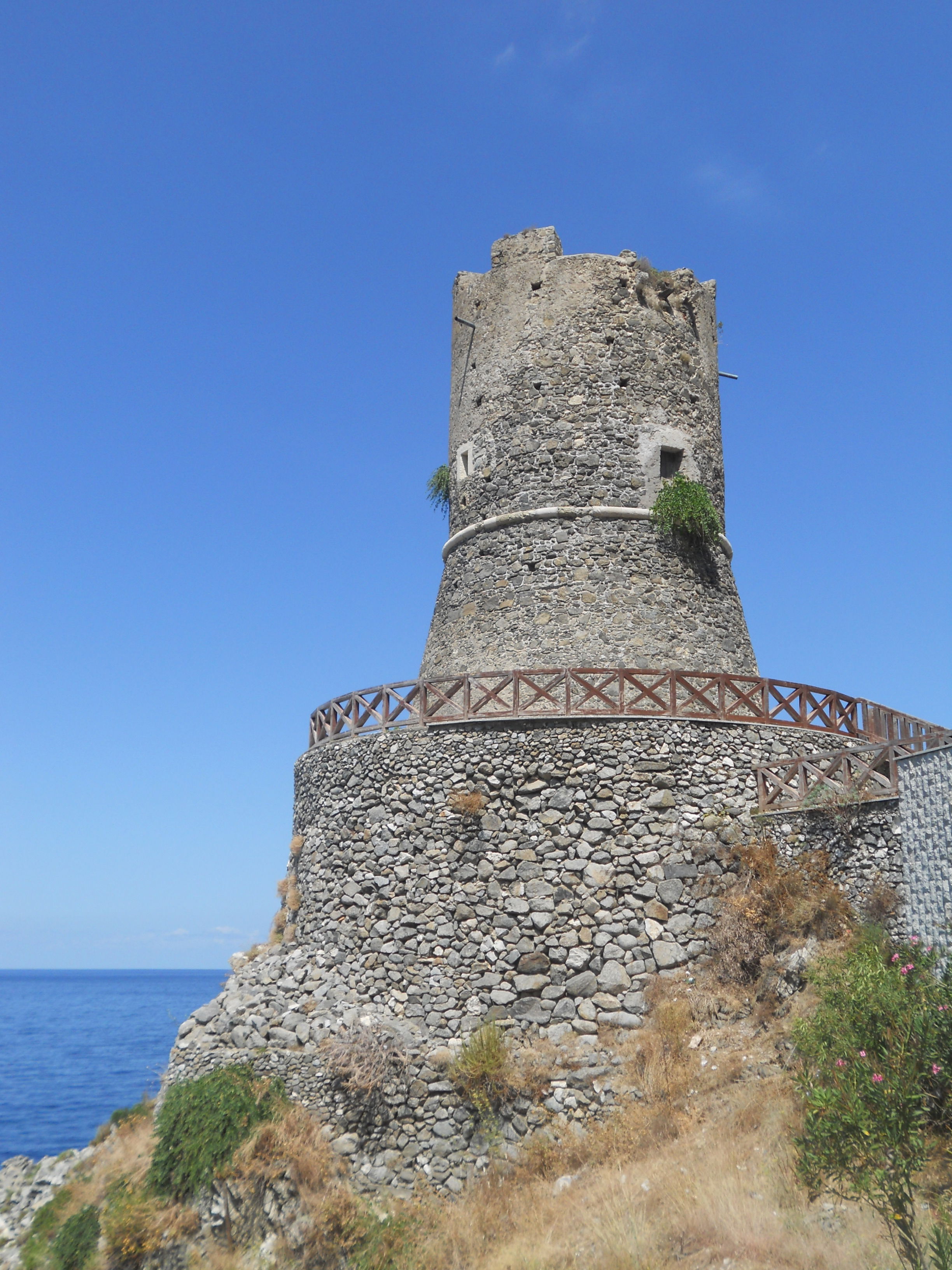 Torre Aragonese o de Capo Rocchi, por Azzonzo