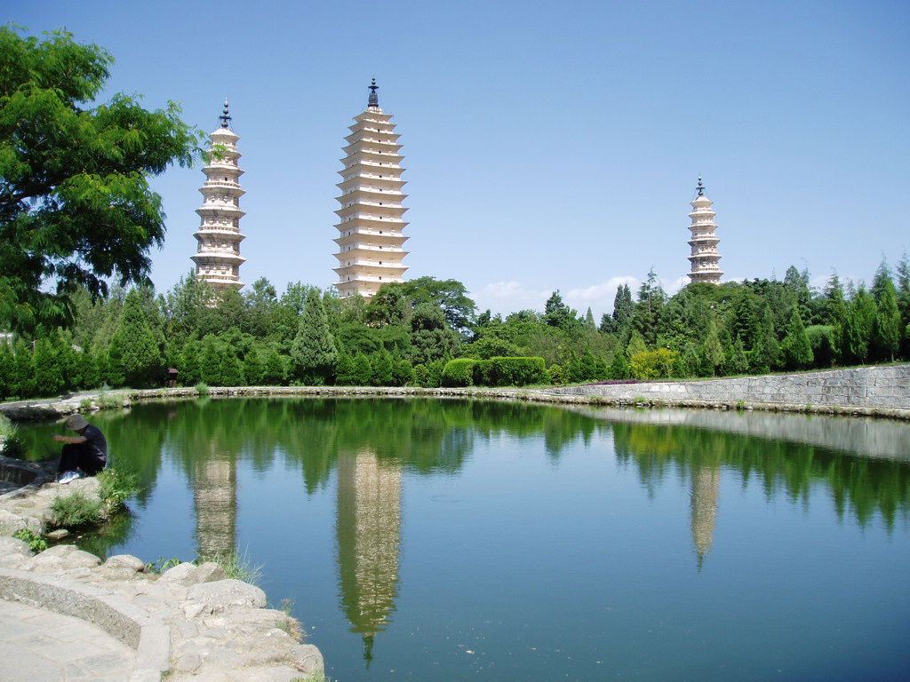 Chongsheng Tres Pagodas, por Roland Flutet