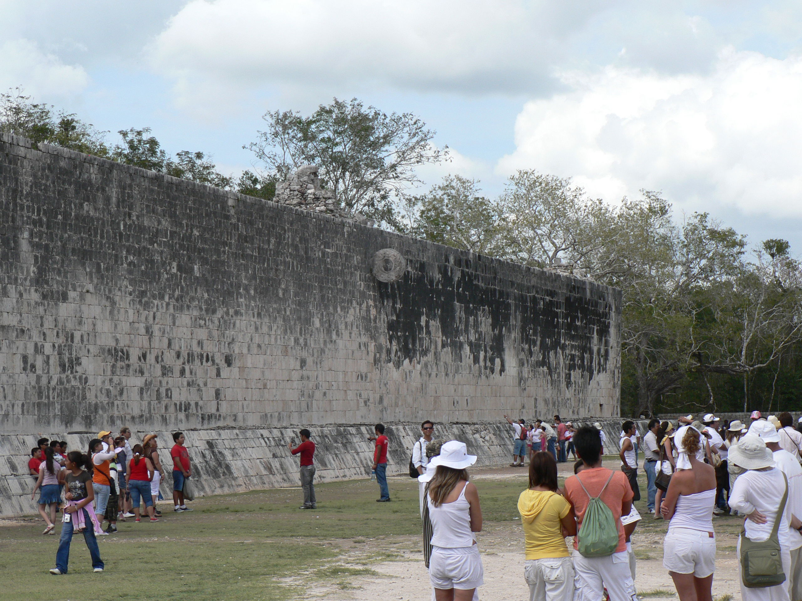 Campo de juego de pelota mesoamericano, por martin susel