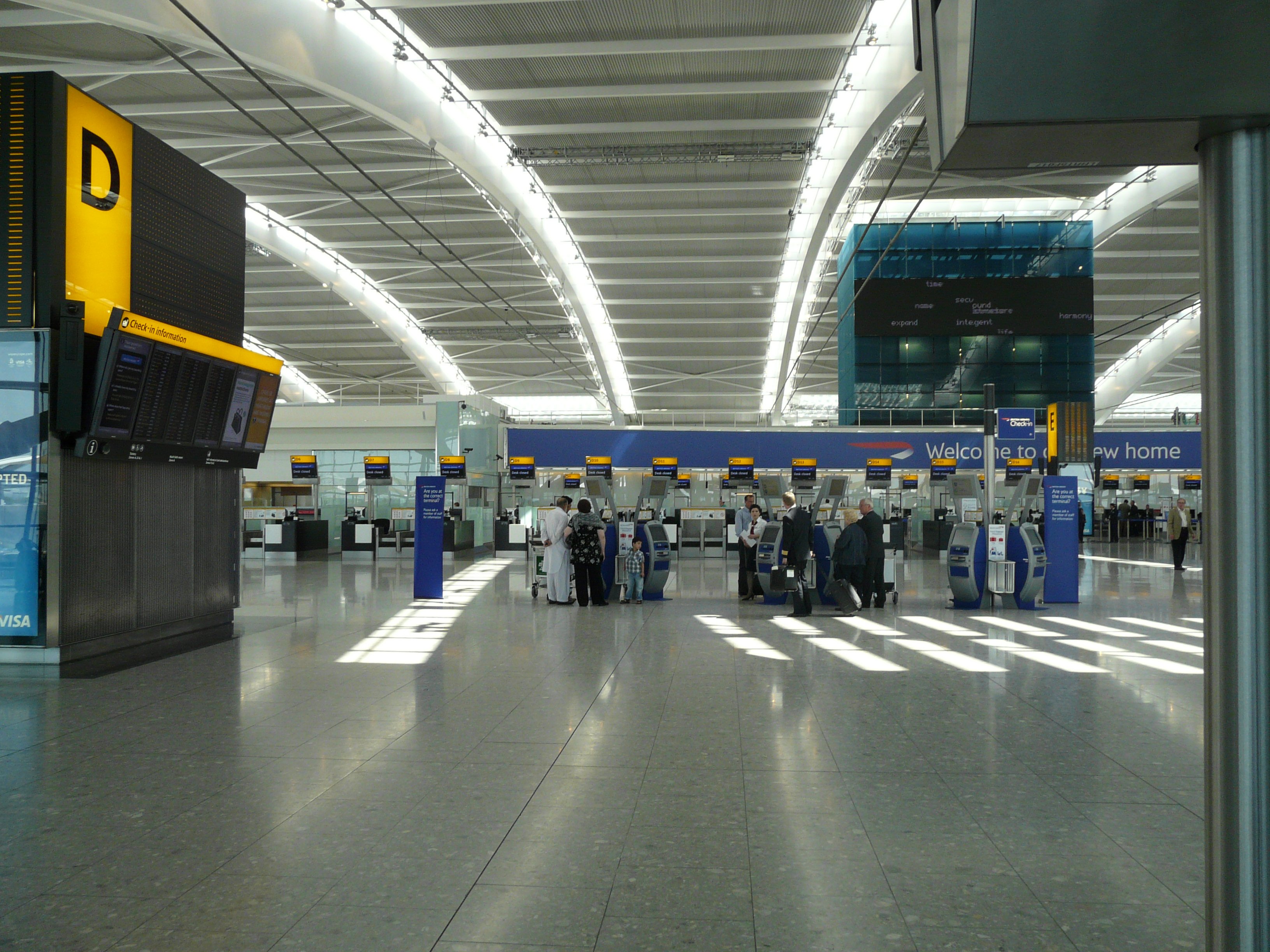 Aeropuerto de Londres - Heathrow en Londres: 18 opiniones y 42 fotos