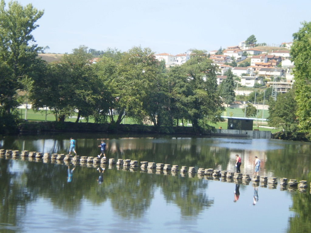 Río Támega a su paso por Chaves, por Lala