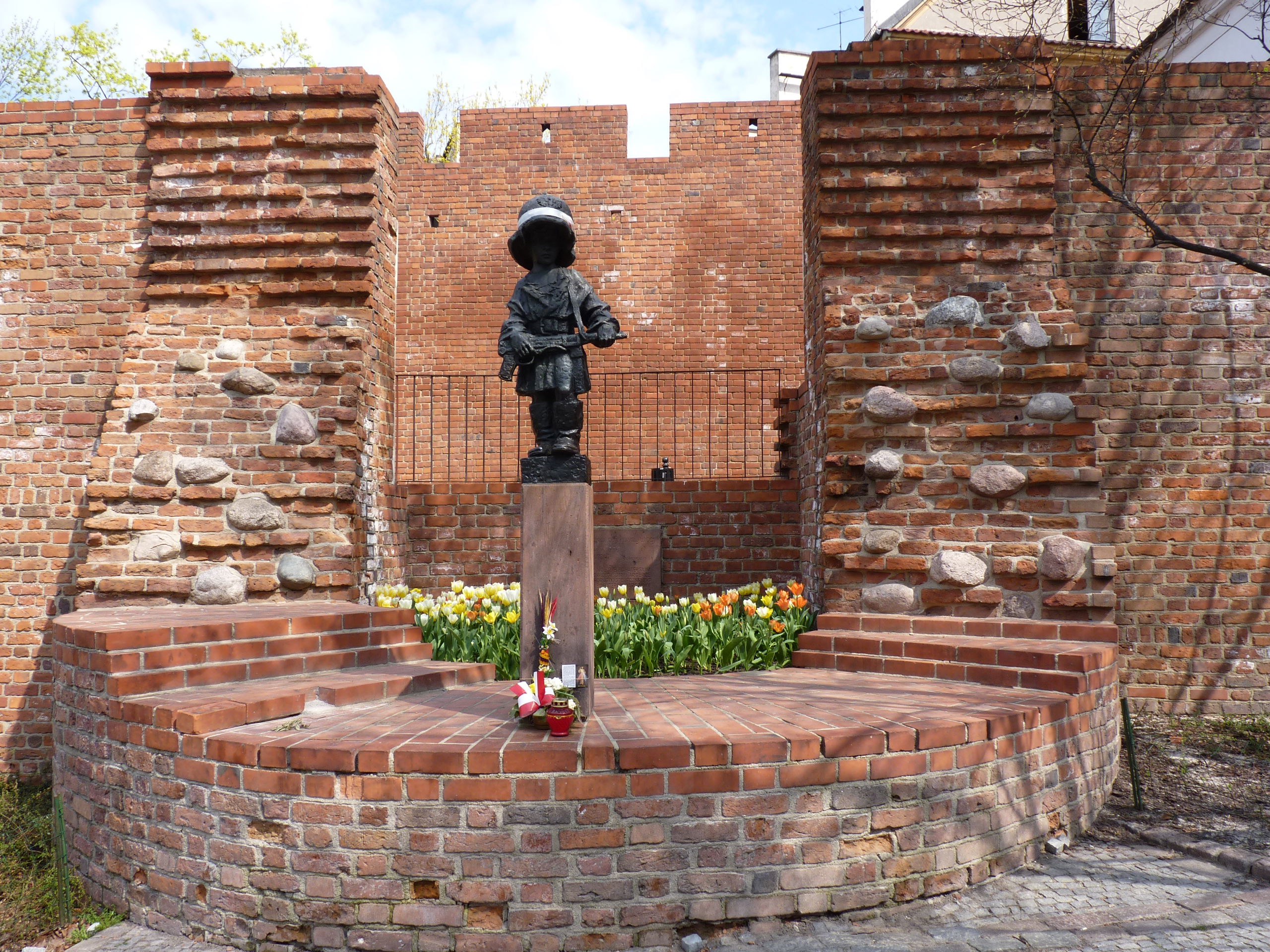 Monumento al pequeño insurgente, por Claudia Barco