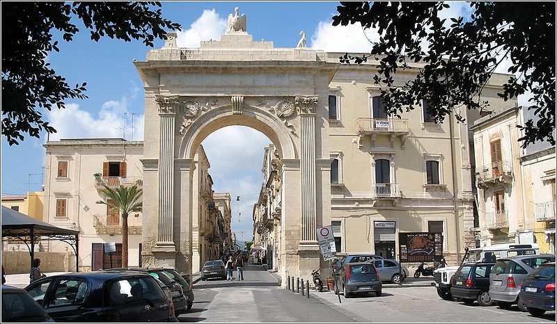 Porta Reale en Noto, por Viagens Lacoste
