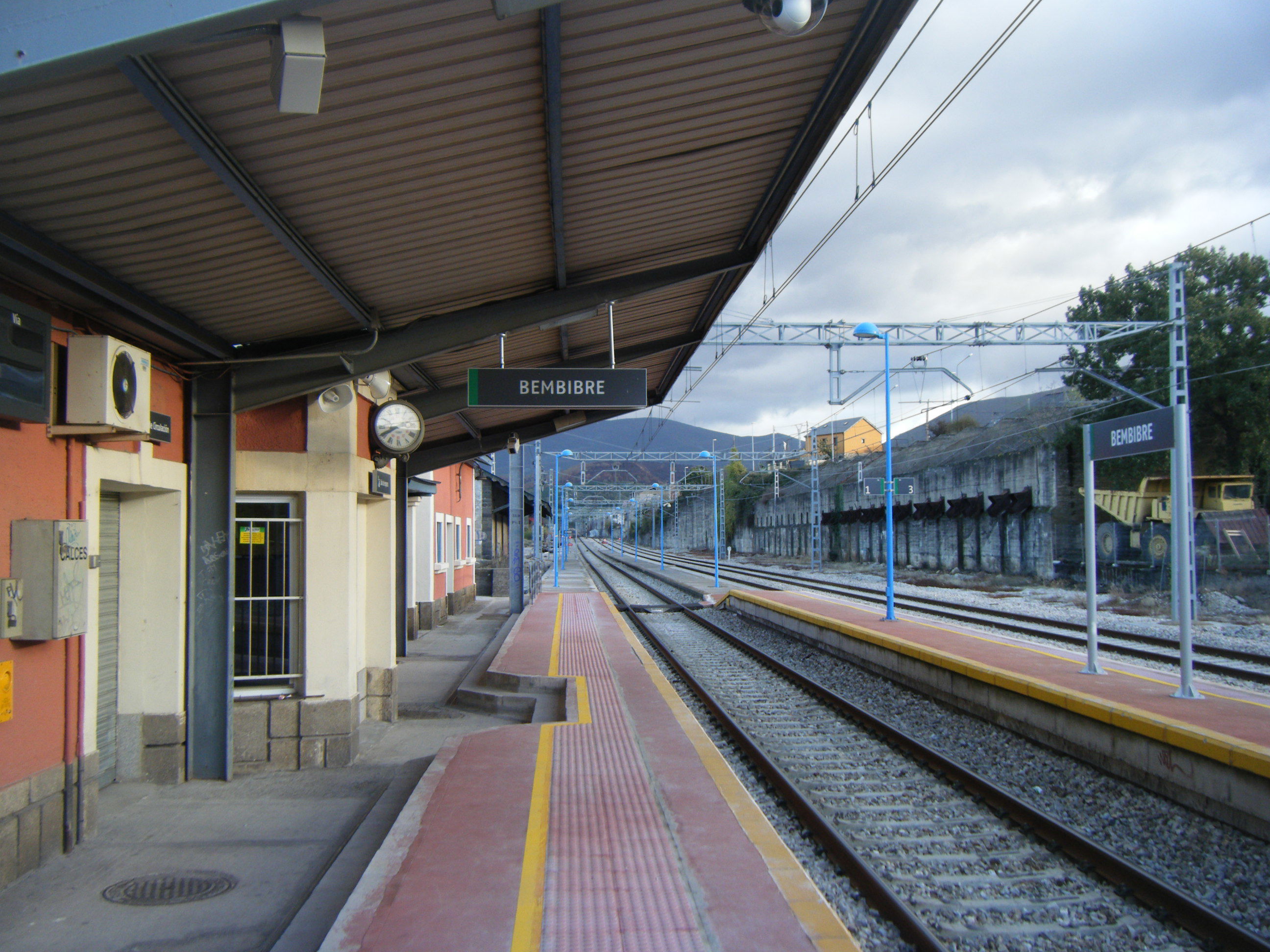 Estacion de tren, por Yoli ChamBa