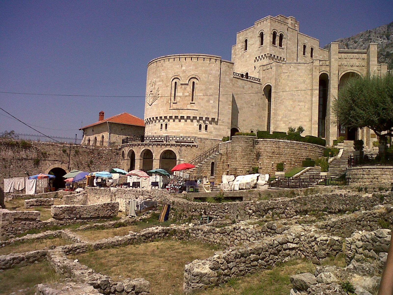 Château de Krujë, por TiffG