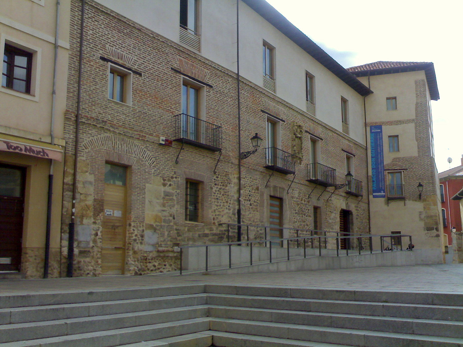 Palacio de Don Gutierre, por Lala