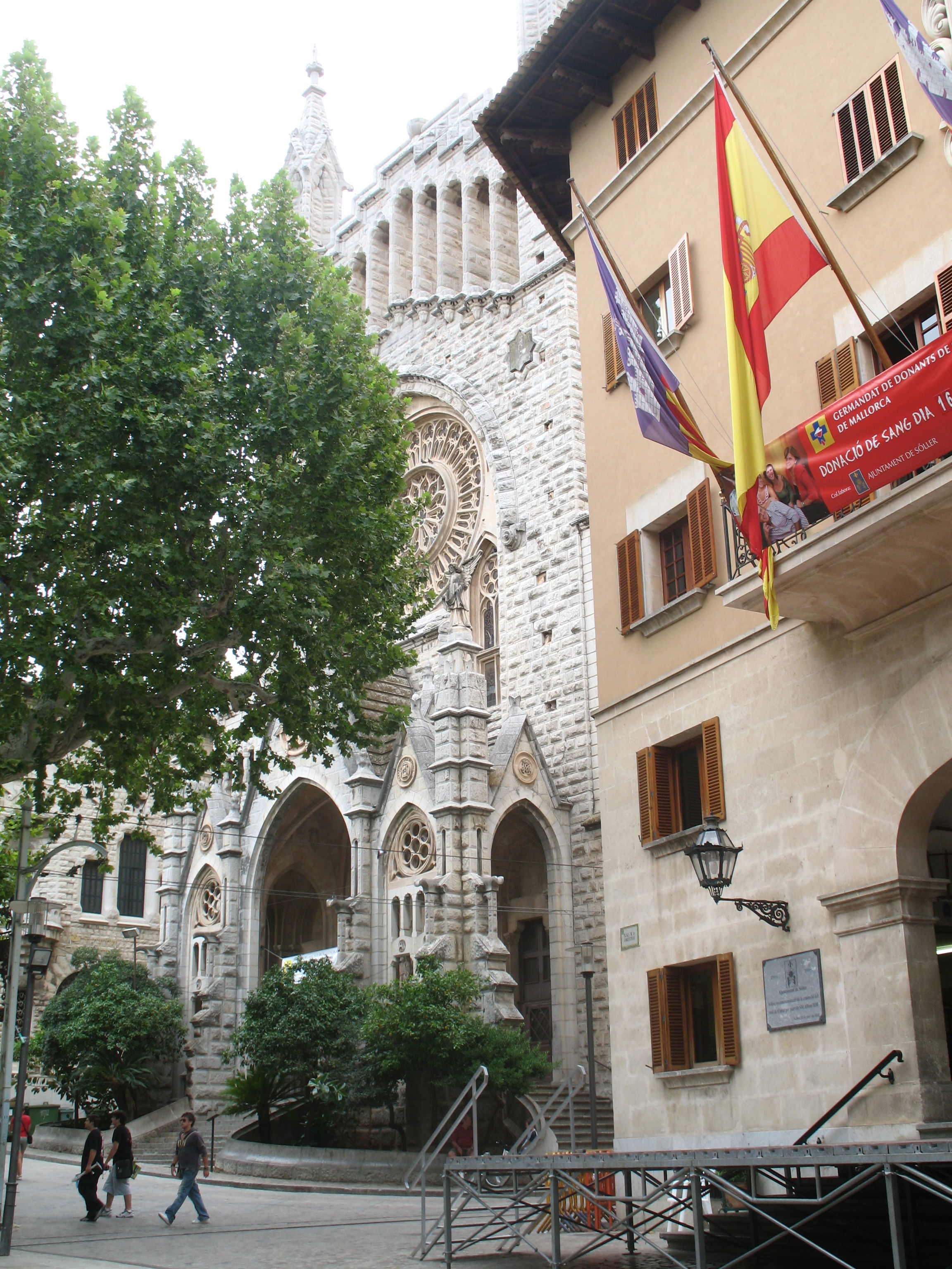 Plaza y alrededores de Soller, por miguel a. cartagena