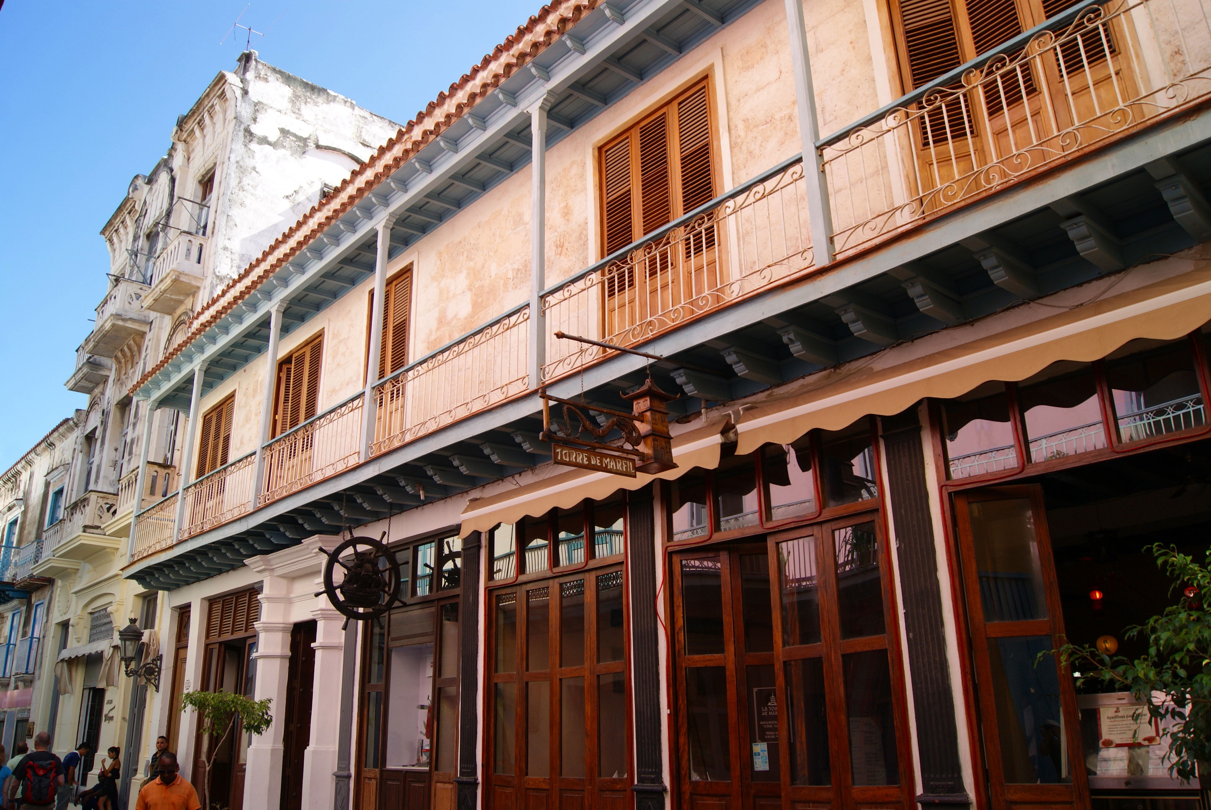 Calle Mercaderes, por Roberto Gonzalez
