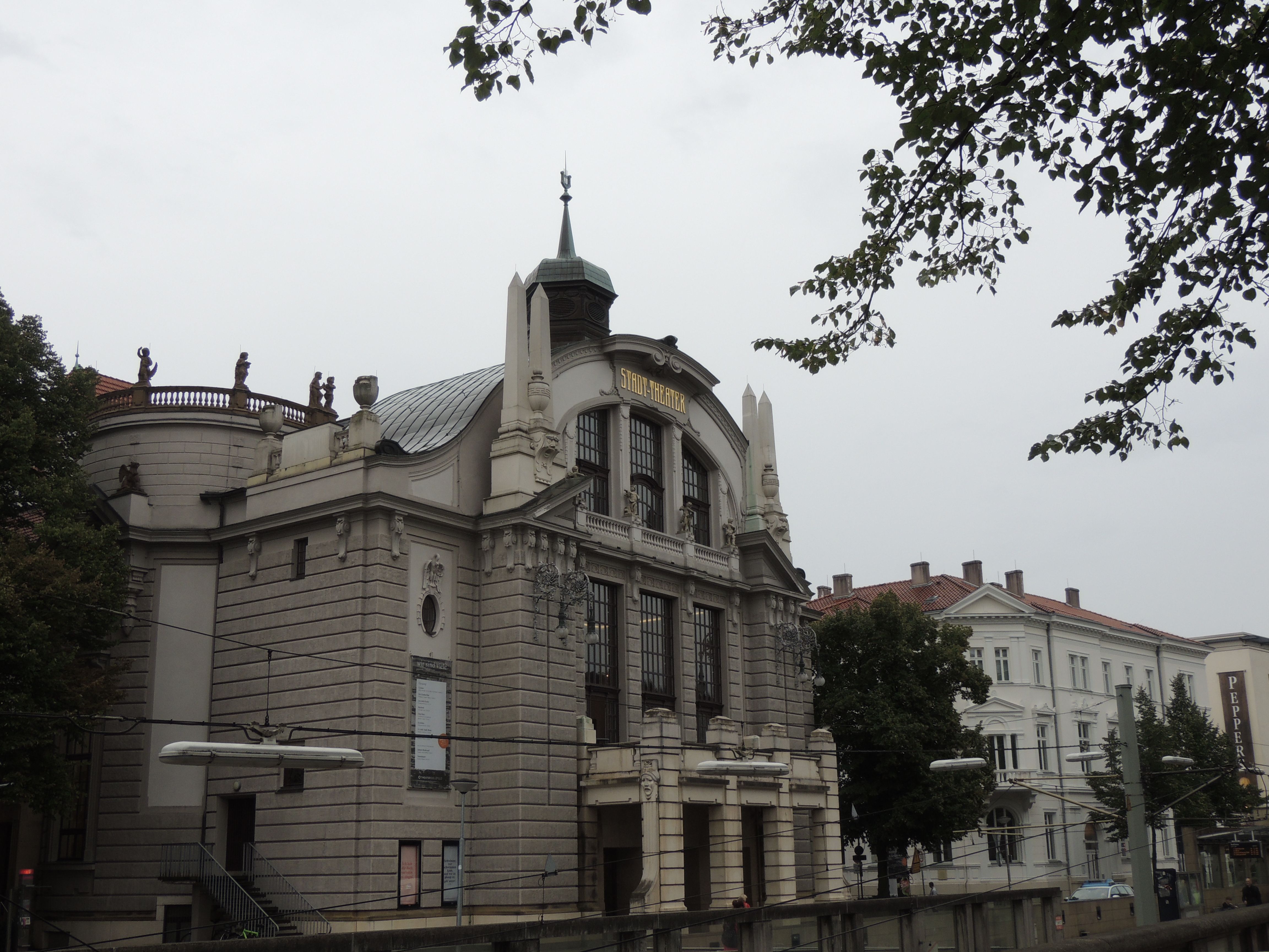 Teatro Municipal, por Dónde vamos Eva