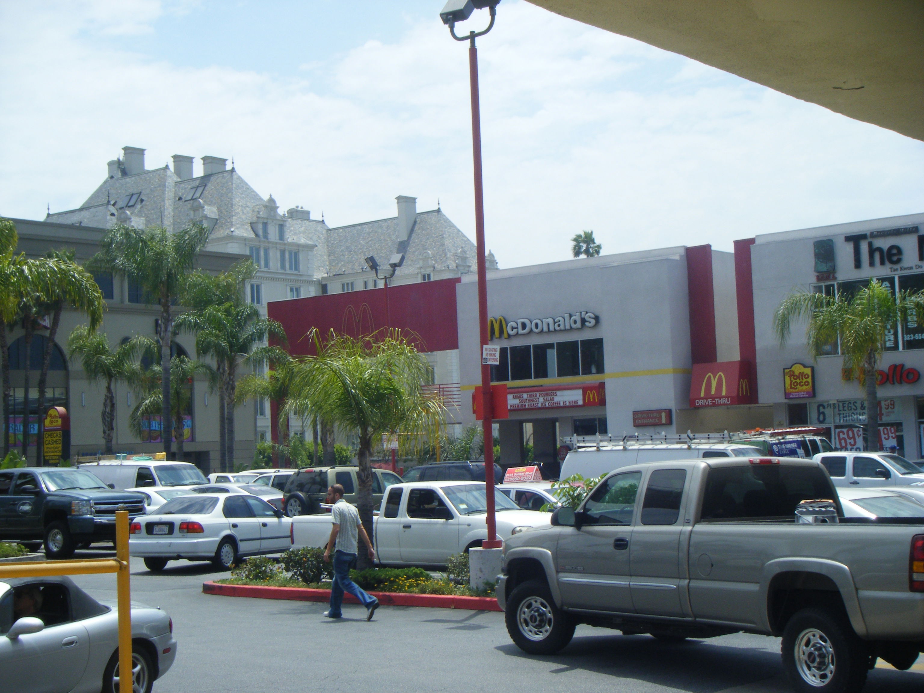 Premium Photo  Traffic in rodeo drive