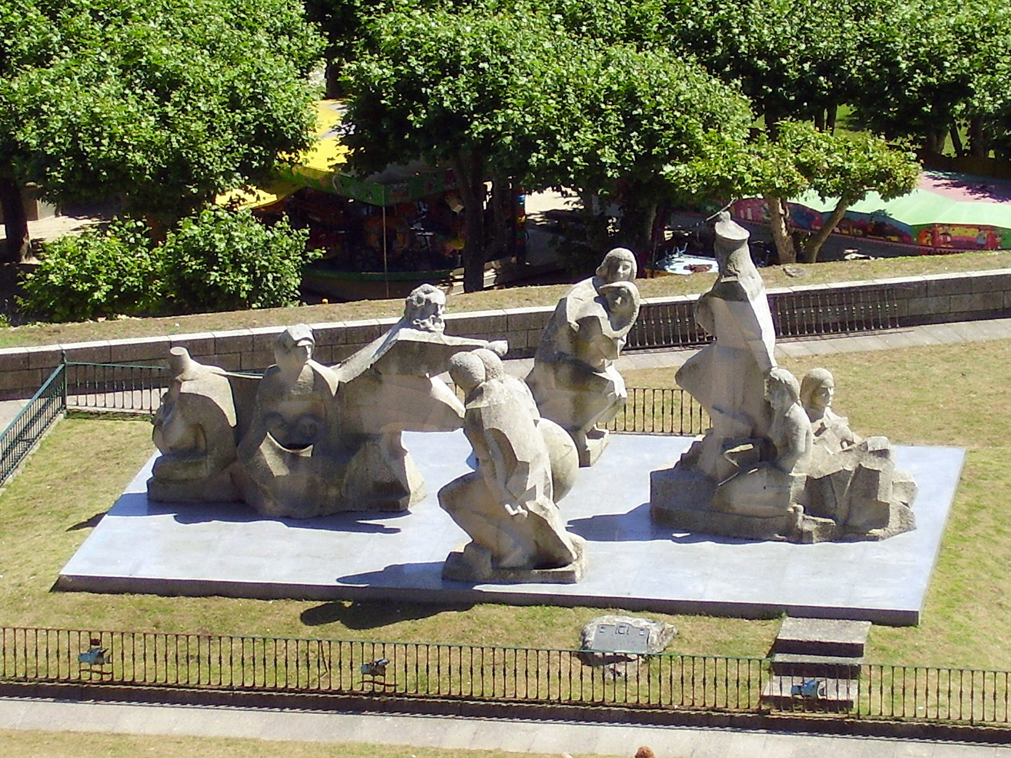 Monumento Encuentro entre dos mundos, por Lala