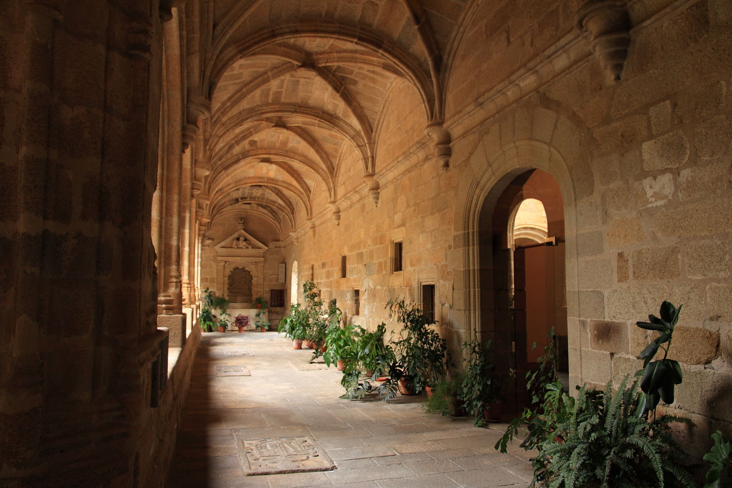 Claustro de San Benito, por Compartodromo