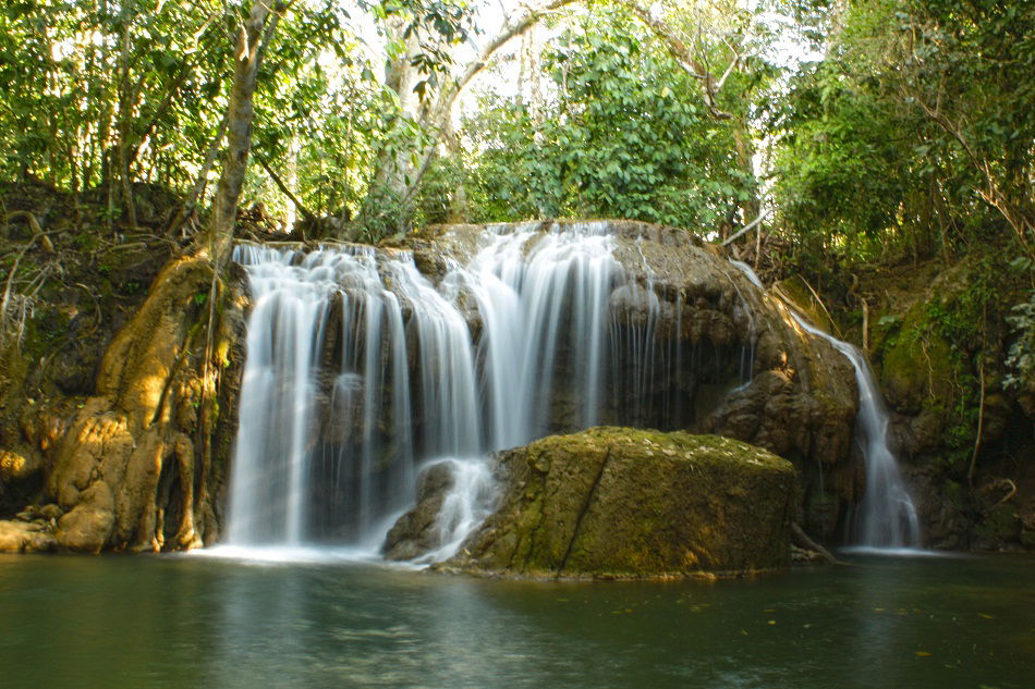 Cascata Estância Mimosa, por Jeguiando