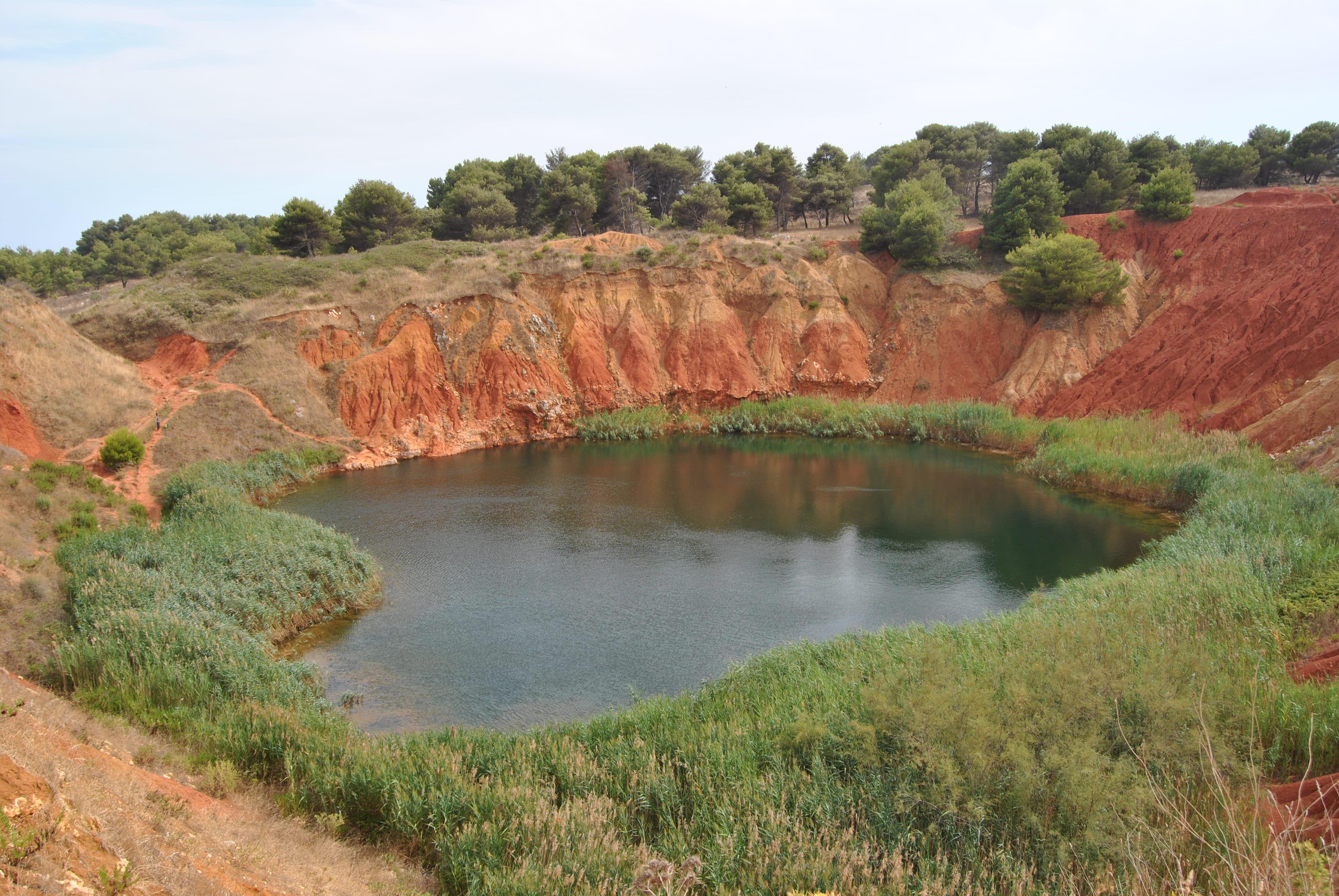 Cava di Bauxite, por Grazia 