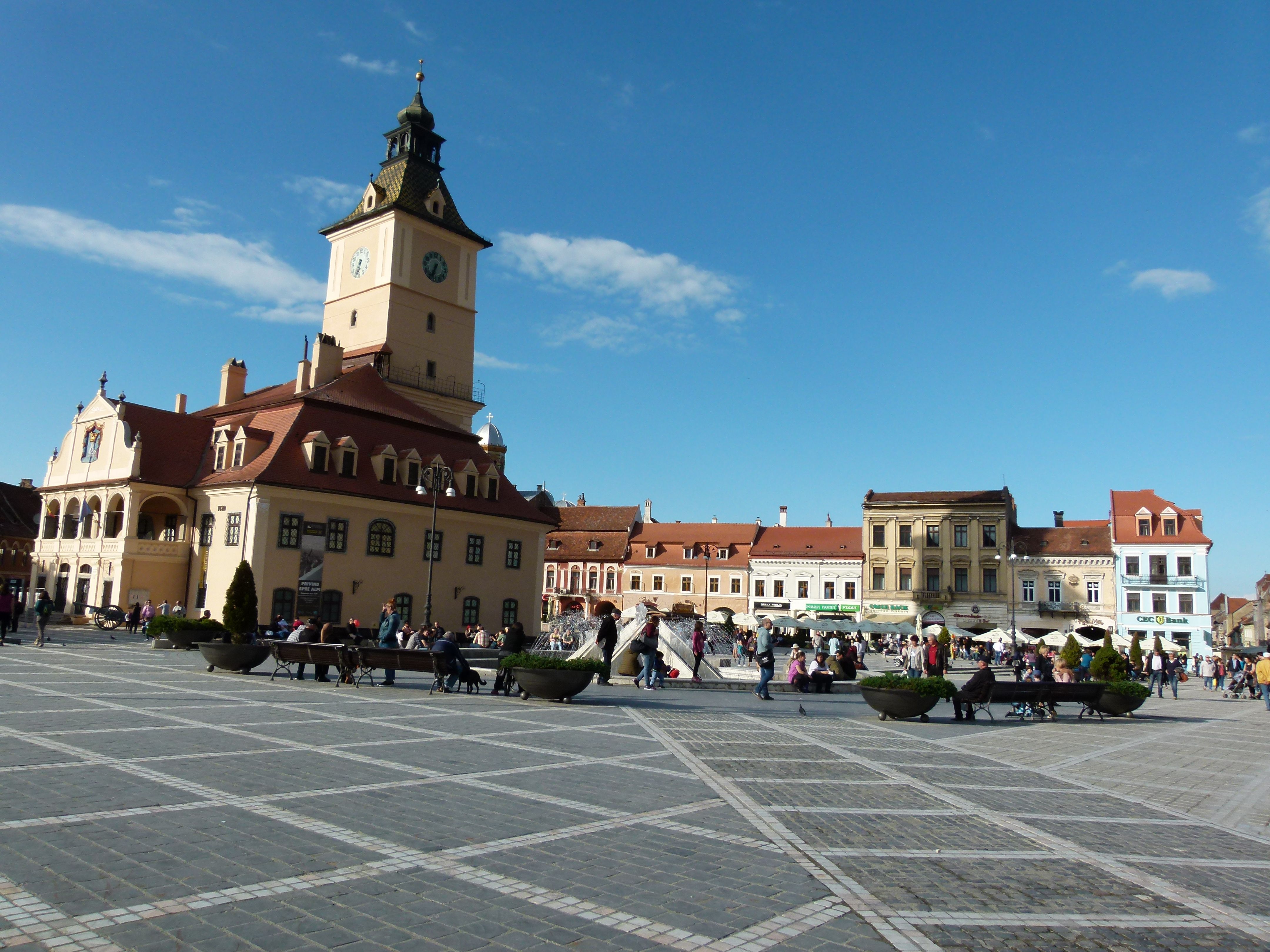 Plazas en Brasov: descubre los encantos de la ciudad medieval