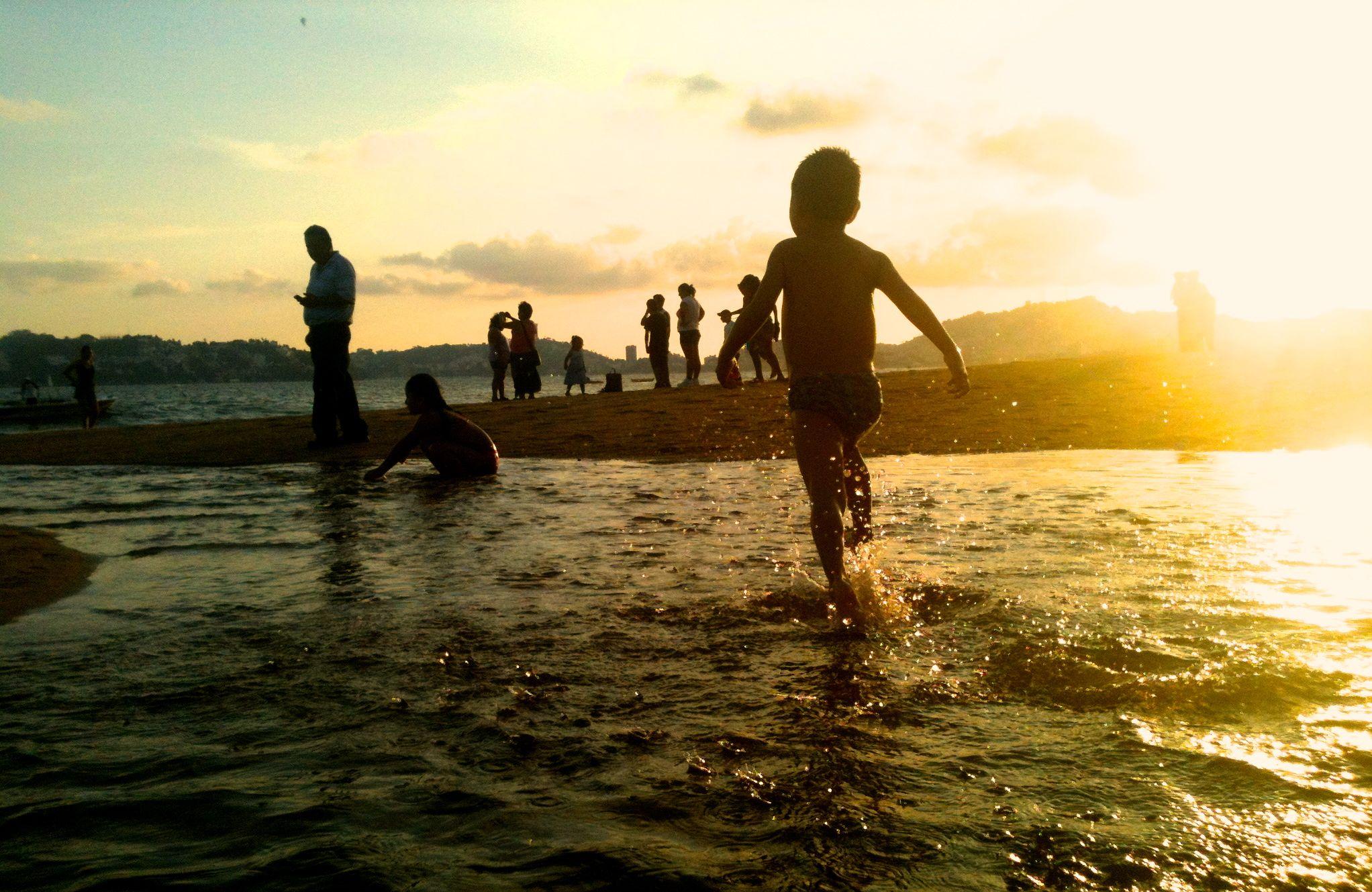 Bahia de Acapulco, por Isaac Gomez