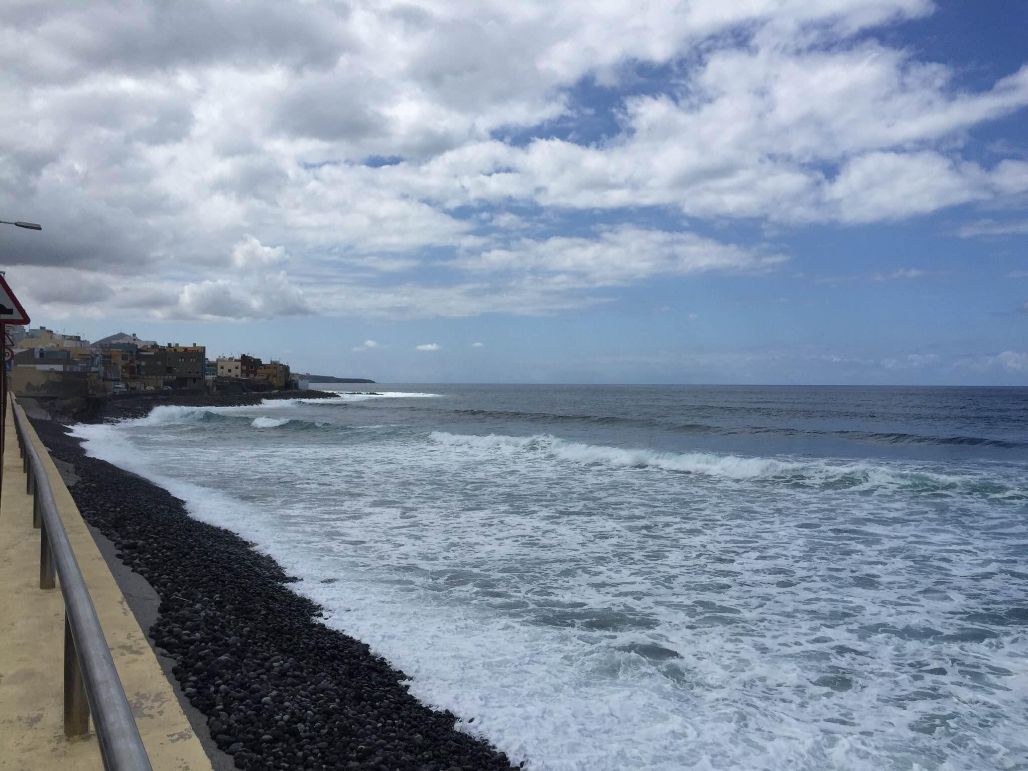 La Costa de Arucas, por Angel Cardeña