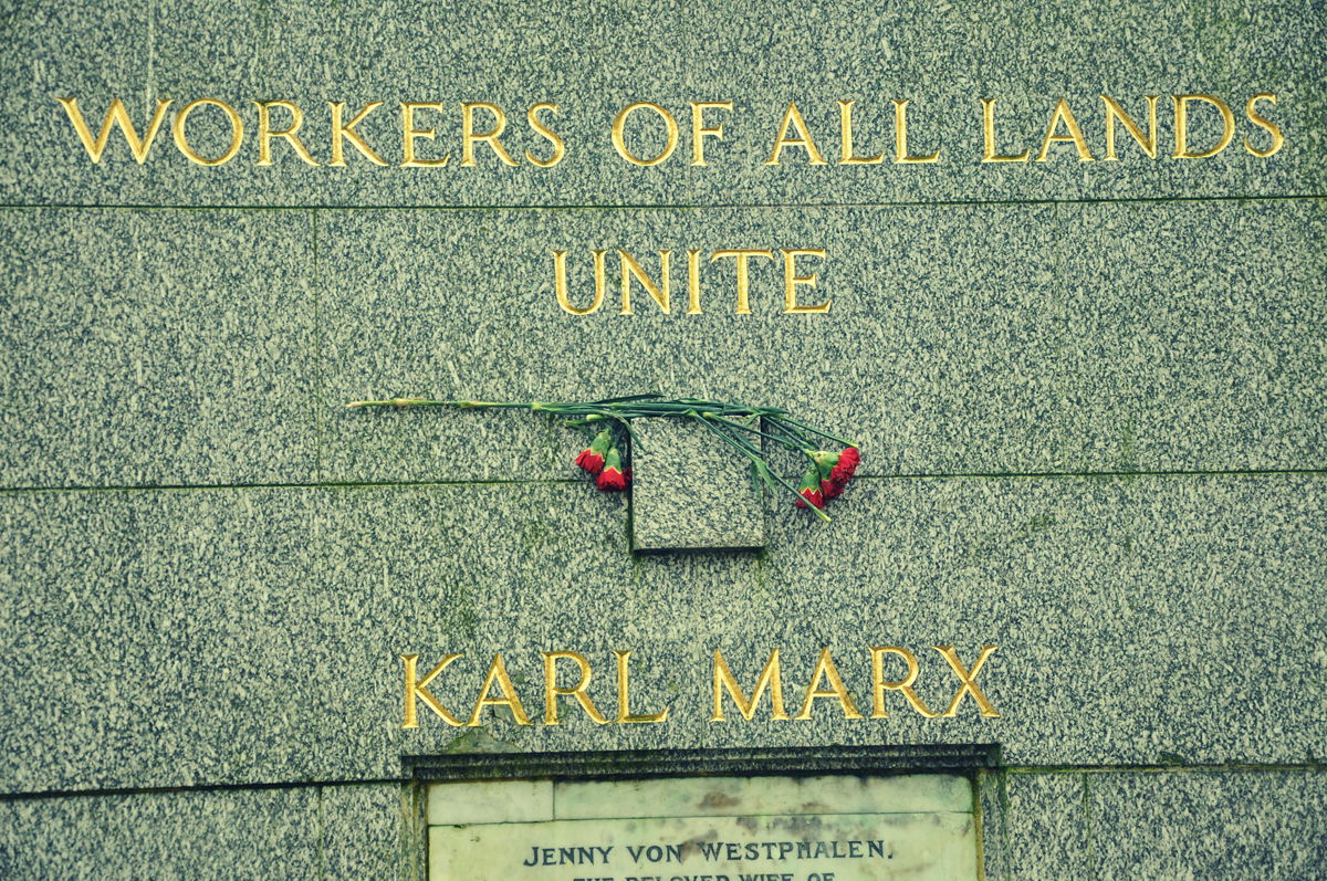 Tumba de Karl marx, por Nina*