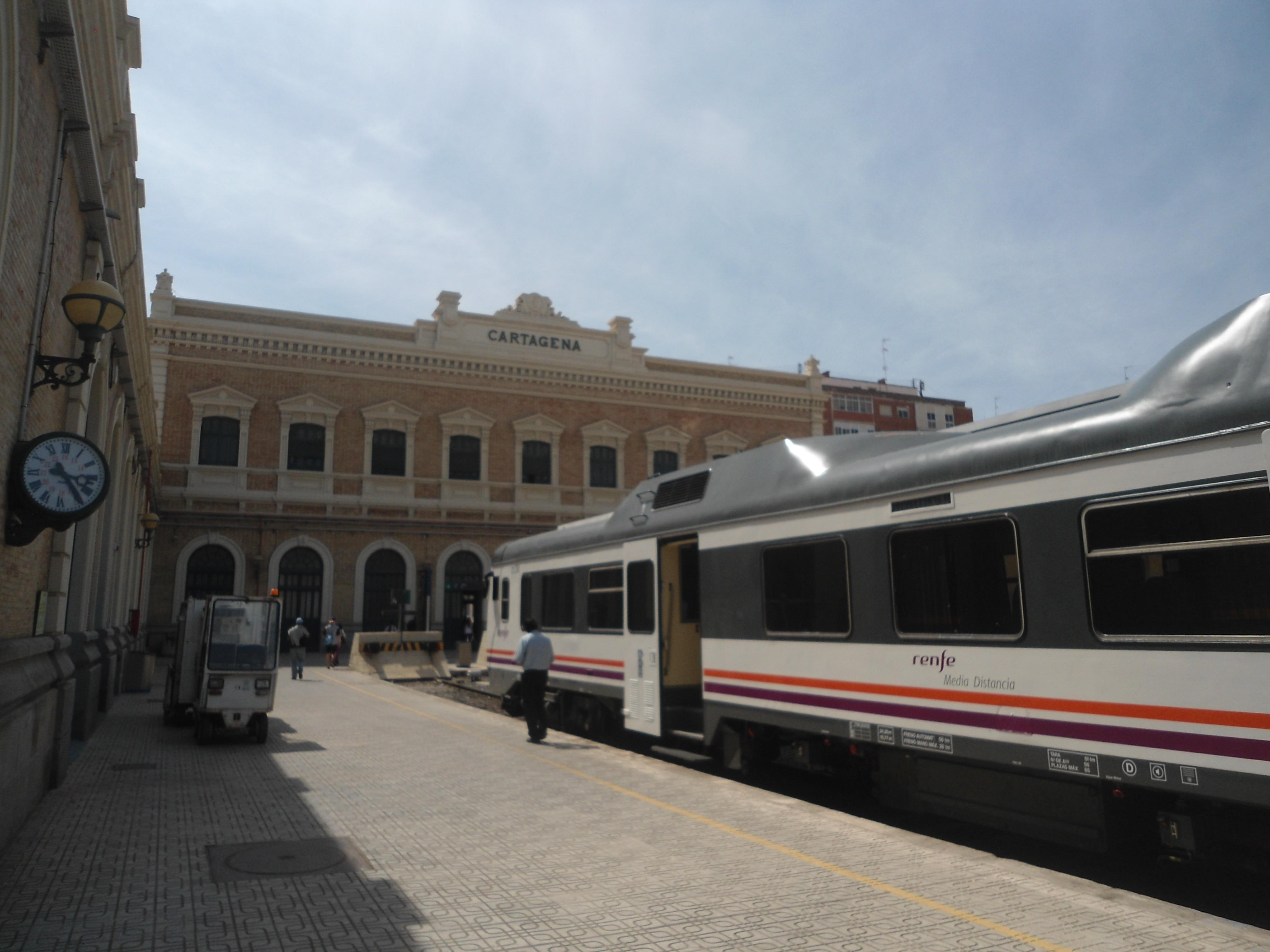 Estación de Tren de Cartagena, por Marie & Matt