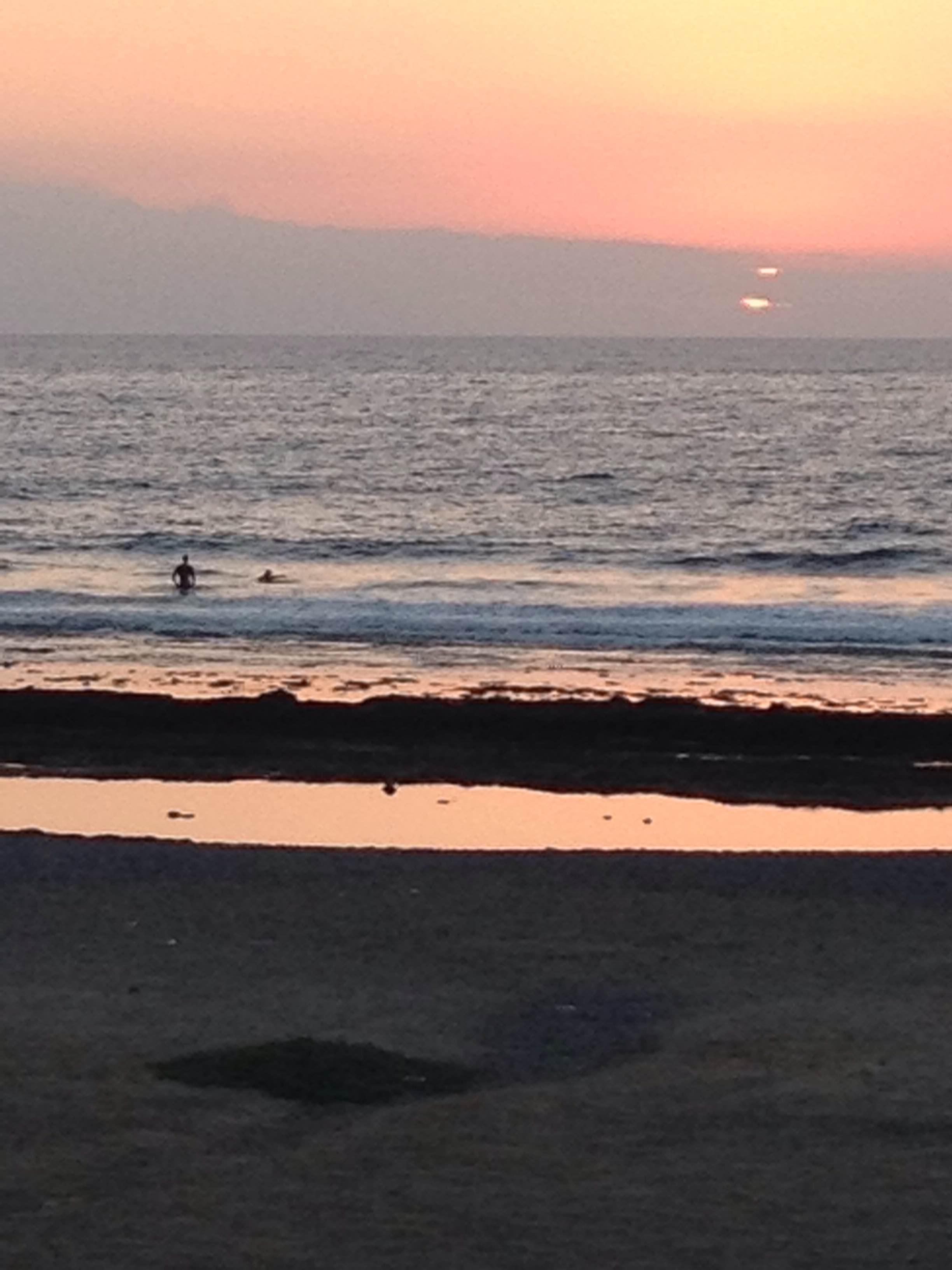 Paseo en la playa de las americas tenerife, por Cesar