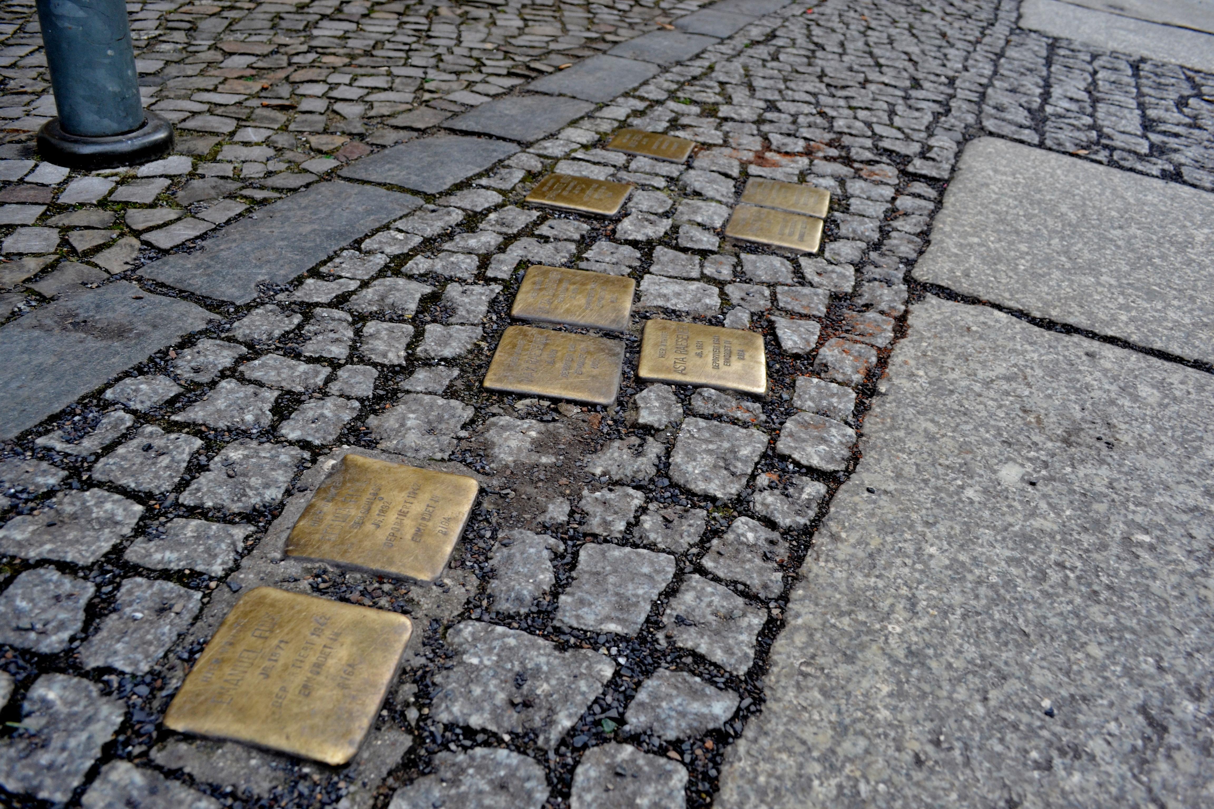 Stolpersteine, por Simonetta Di Zanutto