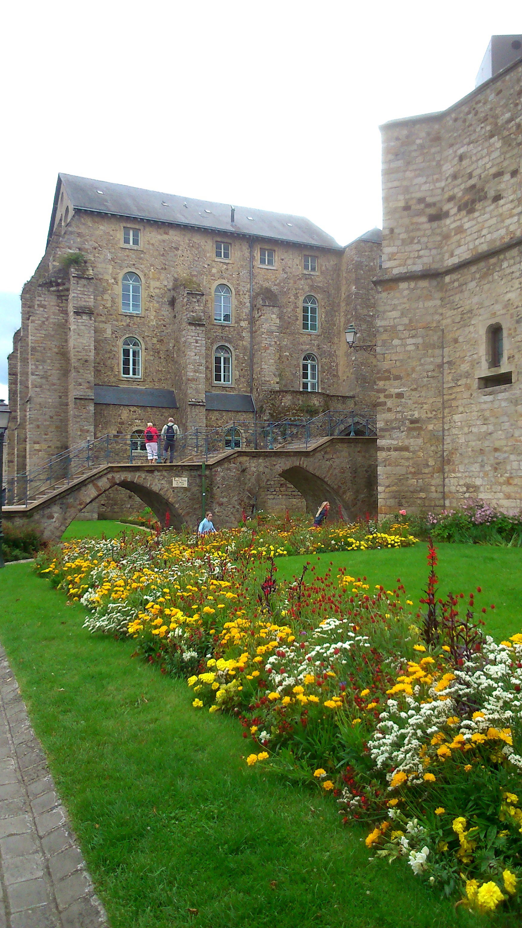 Palacio des comtes du Maine, por Emily