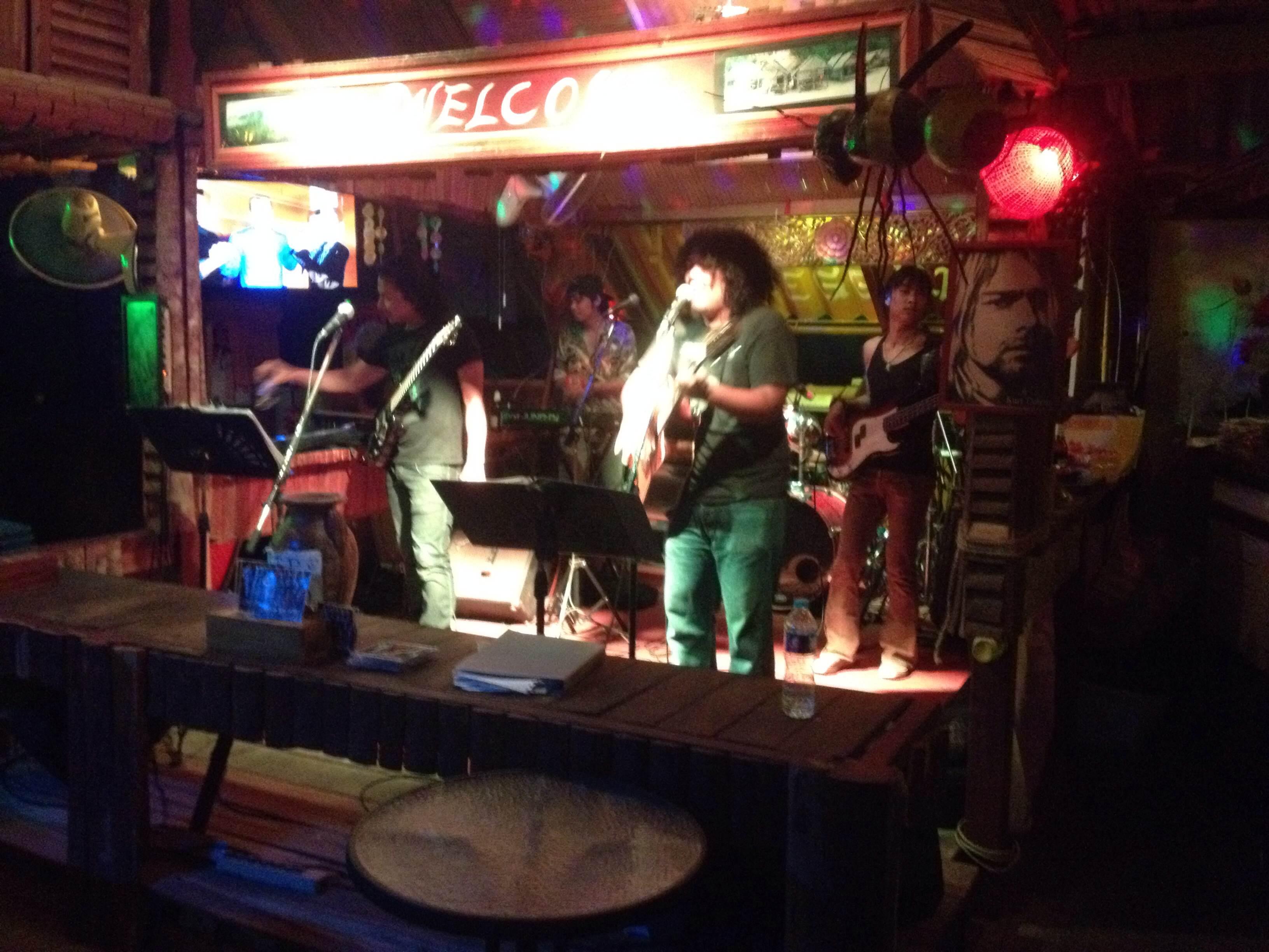 Roots Rock Reggae Bar, por Ani Drp