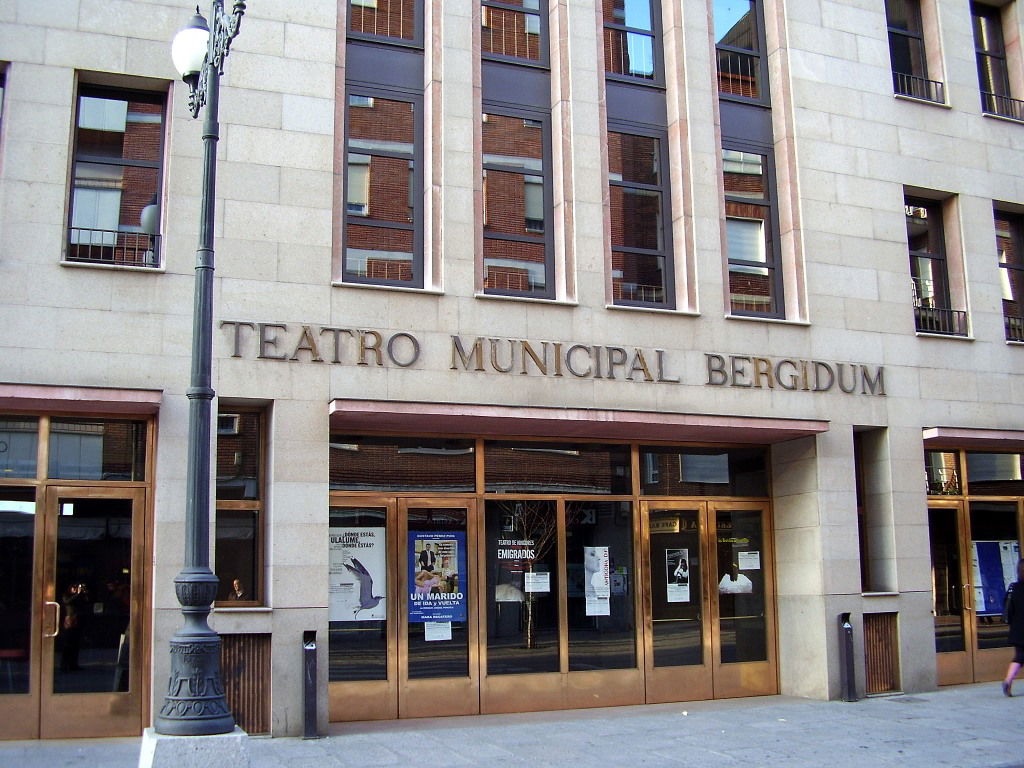 Teatro Municipal Bergidum, por Lala