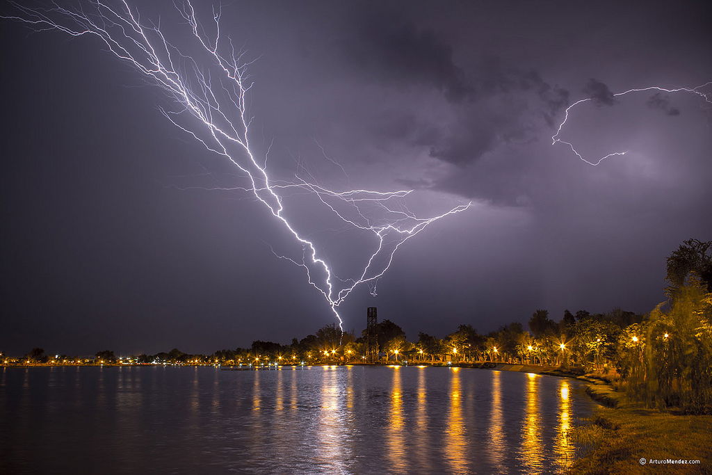 Laguna del Náinari, por Arturo Méndez