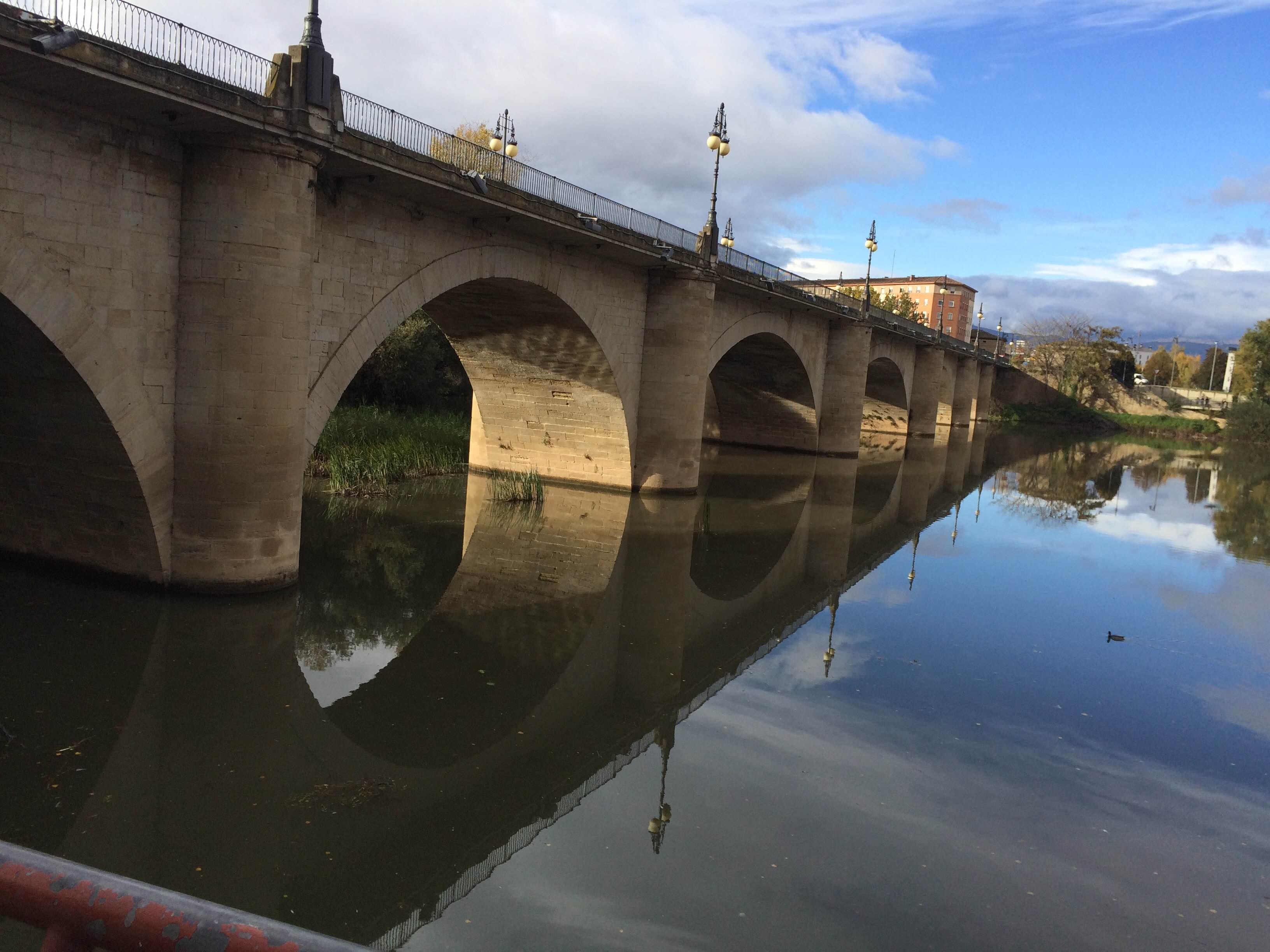 Puente de piedra, por aydrina Urribarri