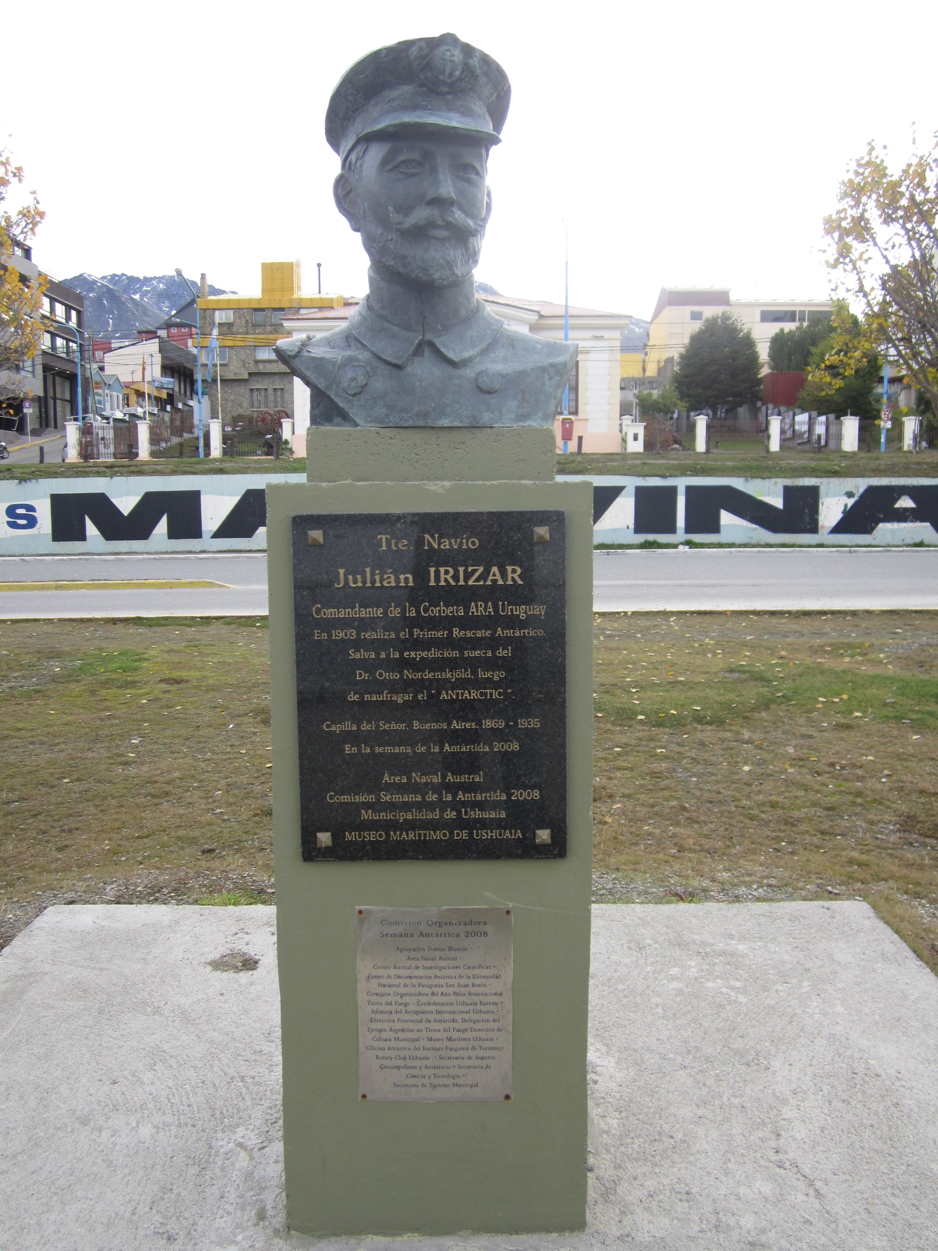 Estatua Julian Irizar, por Daniela VILLARREAL