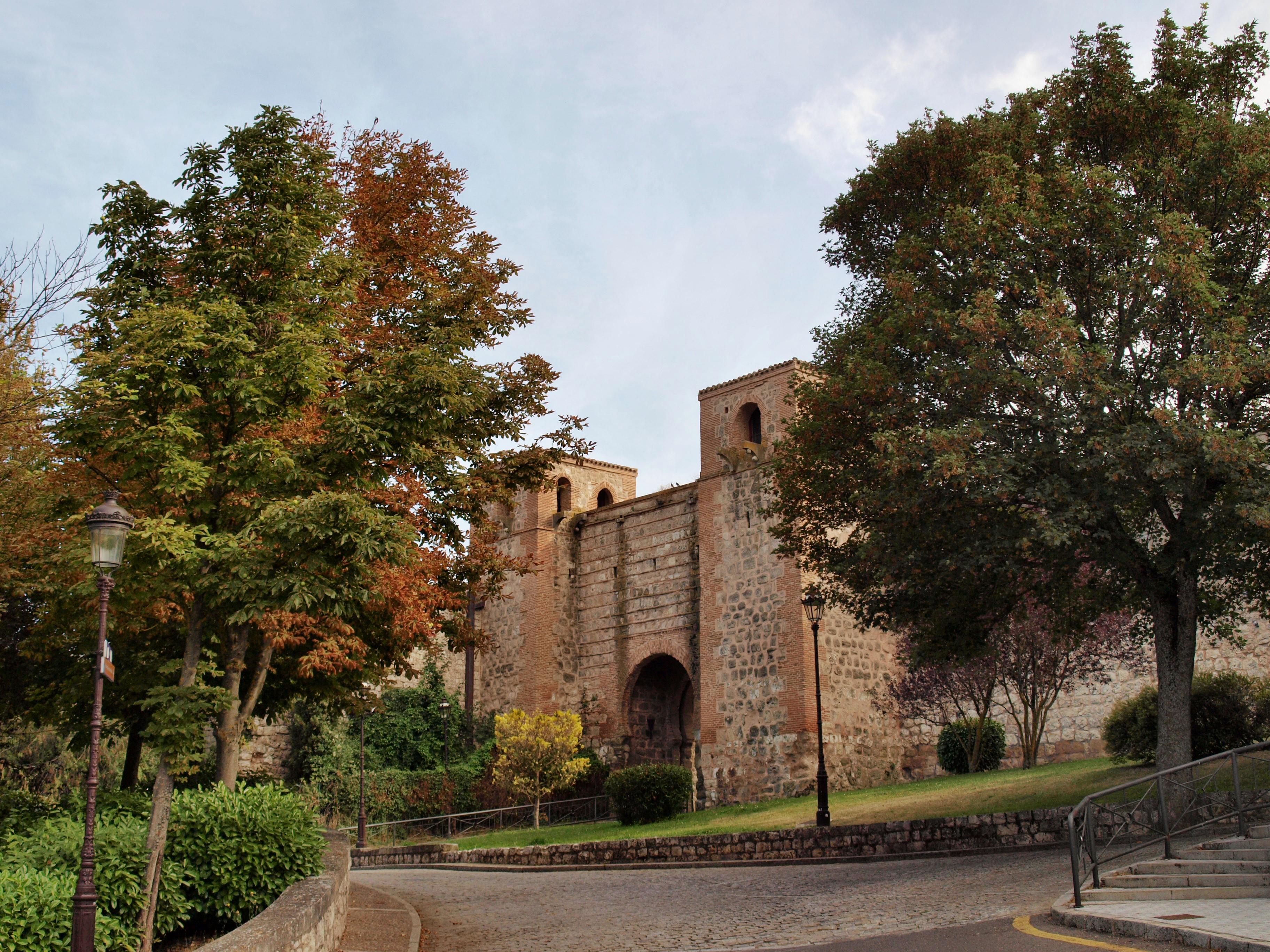 Arco de San Esteban, por Raúl Cuevas Pérez
