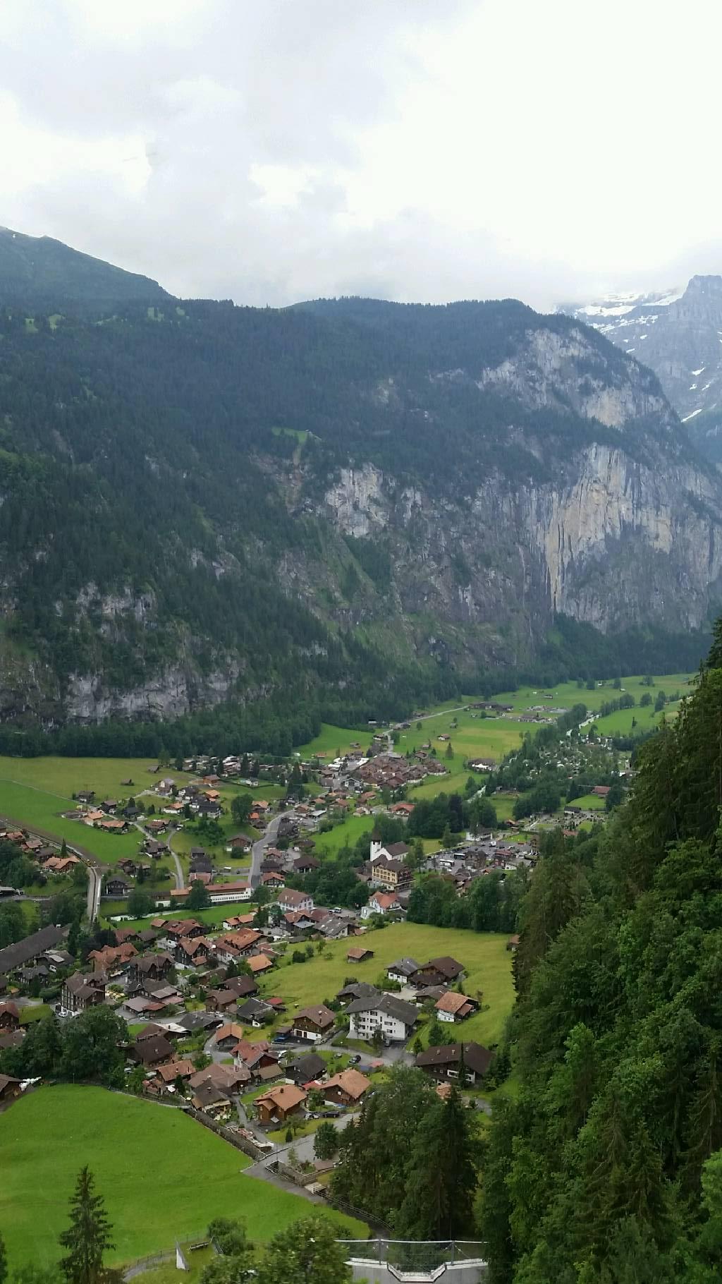 El Valle de Lauterbrunnen, por Vinicius Dättwyler