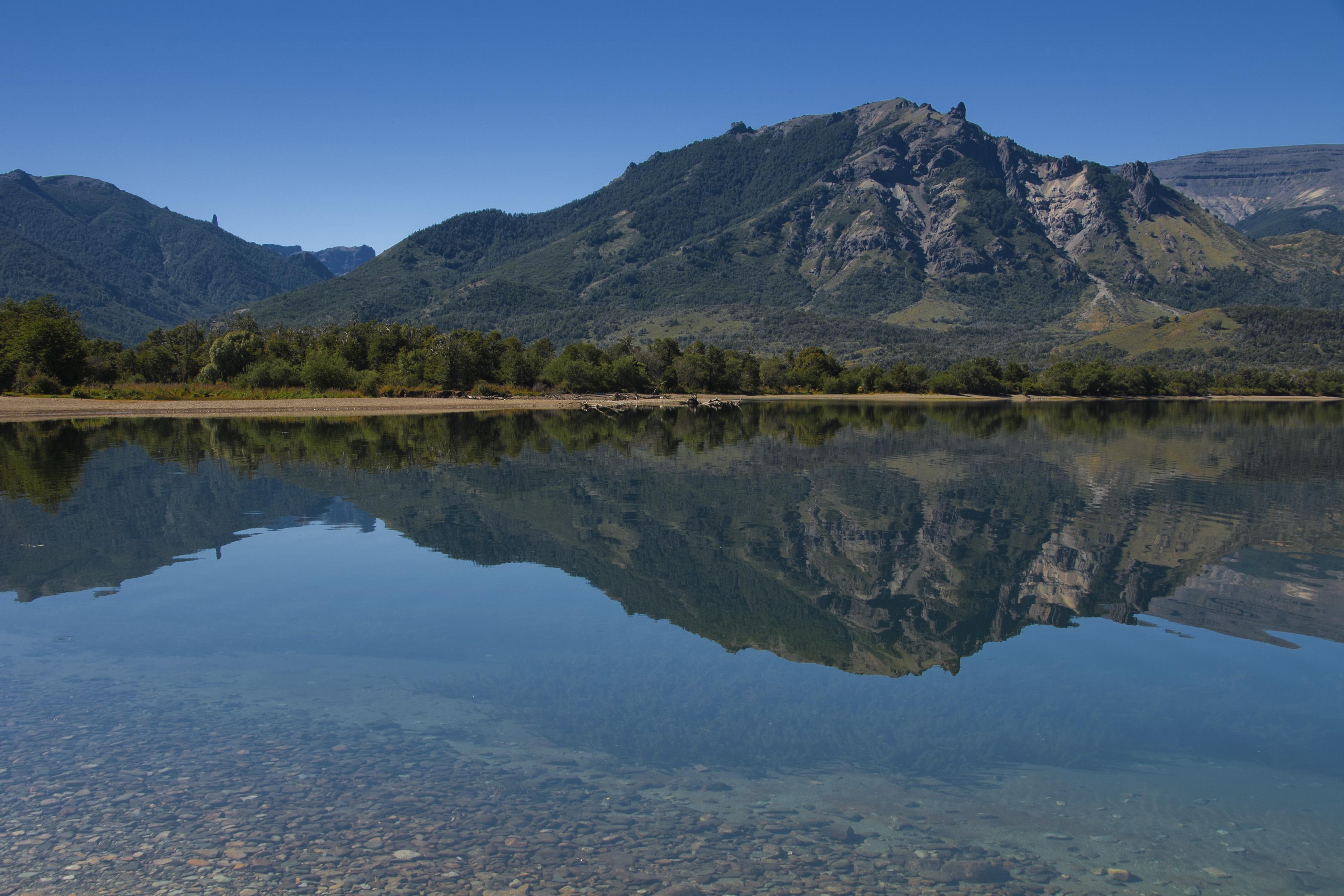 Lago Meliquina, por Gustavo Alejandro PAULINO