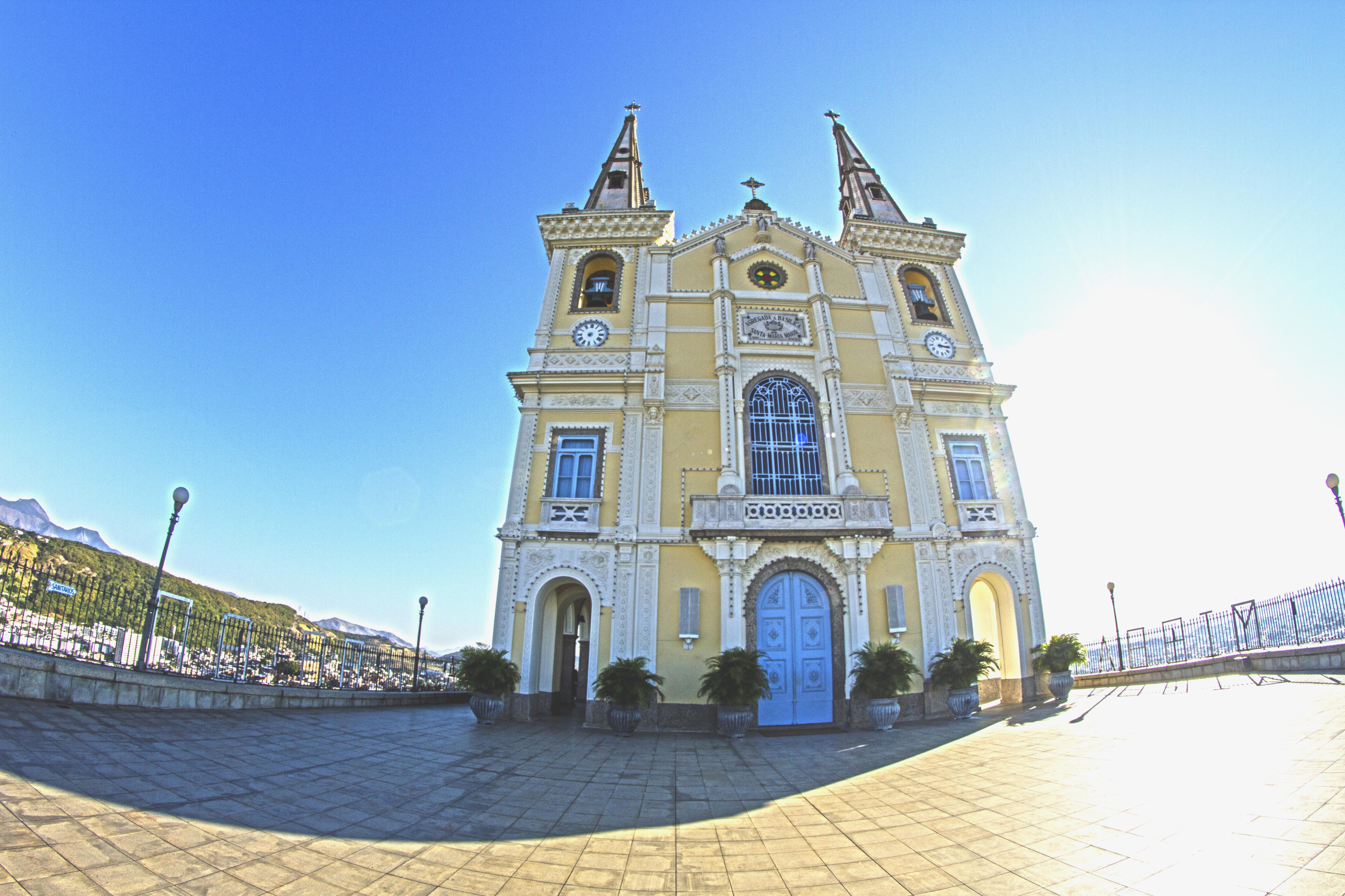 Igreja da Penha, por Reynaldo Peixoto