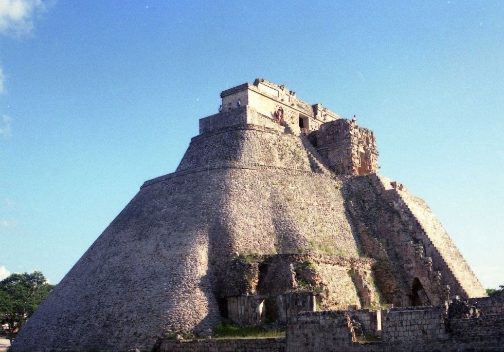 Pirámide del adivino Uxmal, por Héctor mibauldeblogs.com