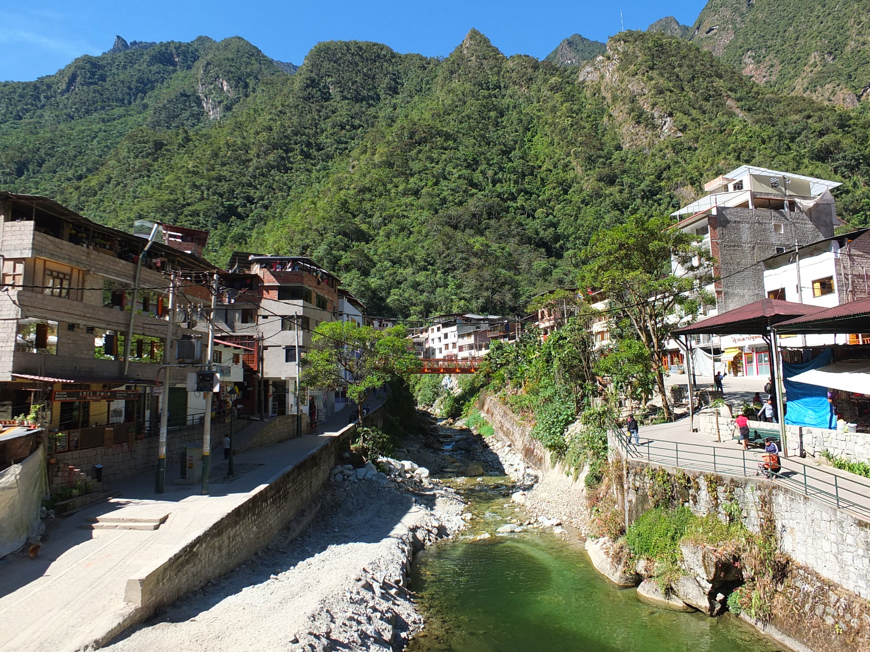 Aguas Calientes, por Chris Pearrow
