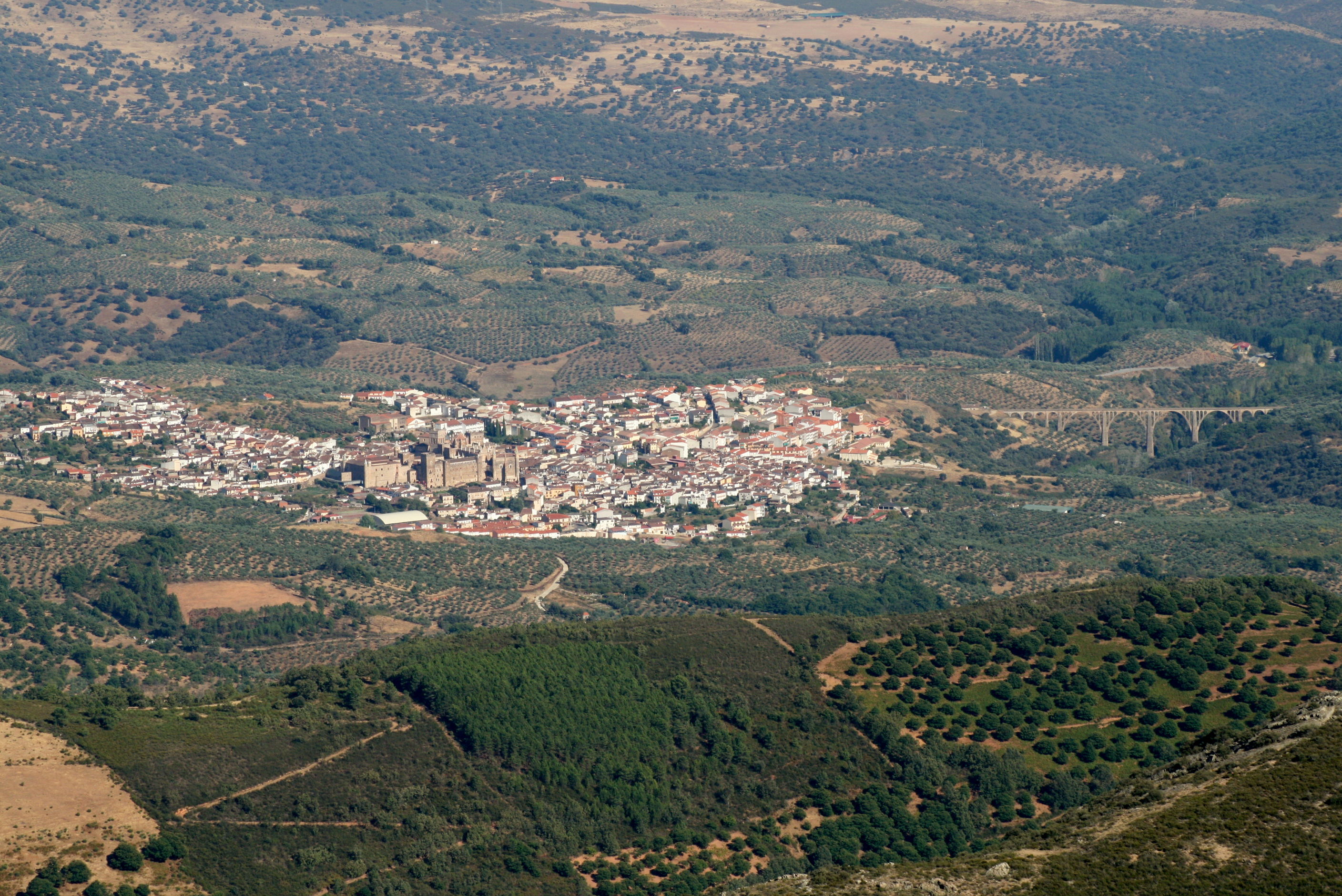 Pico de Las Villuercas y base militar, por macmuseo