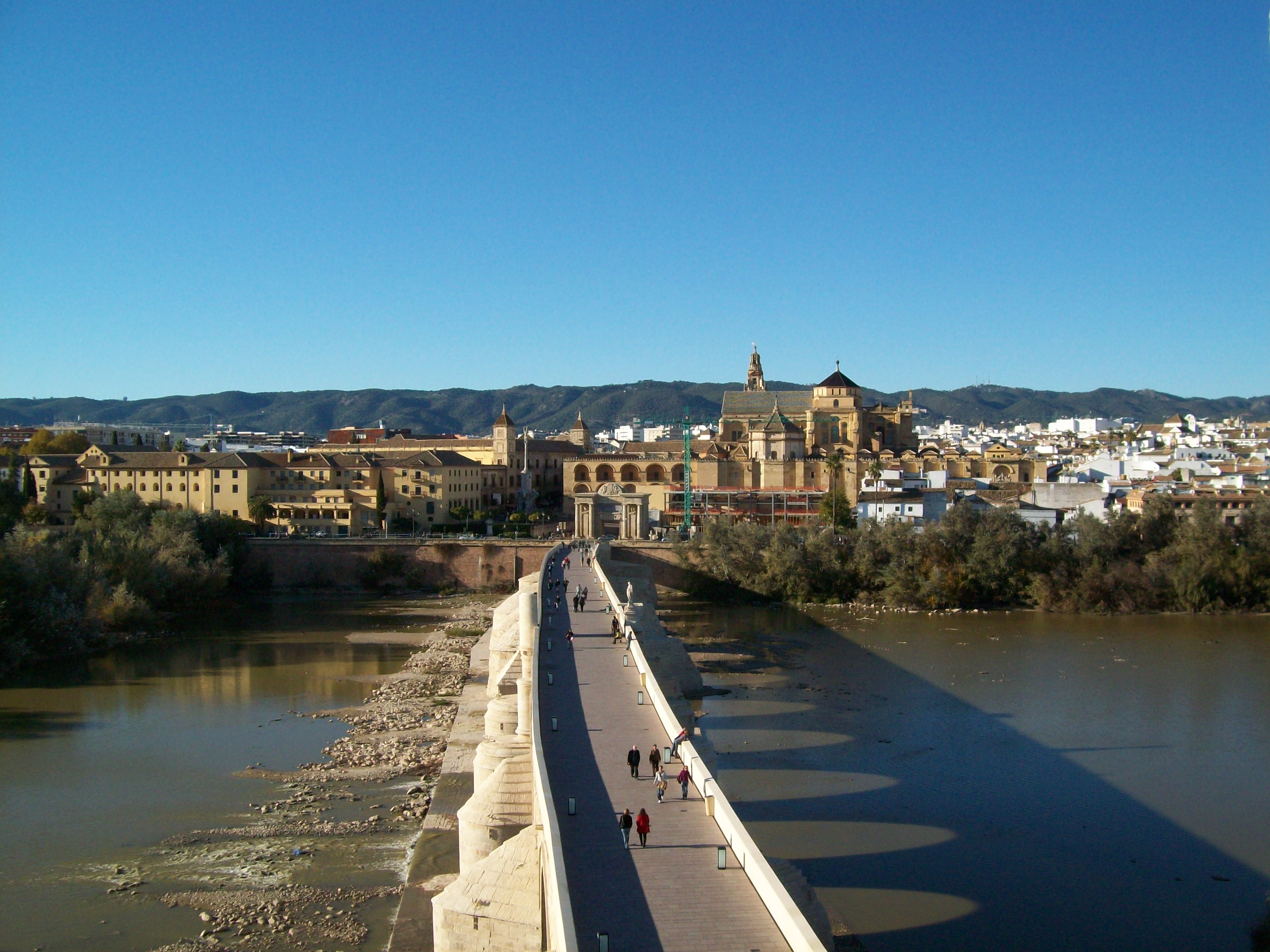 Puerta del Puente, por CUCA