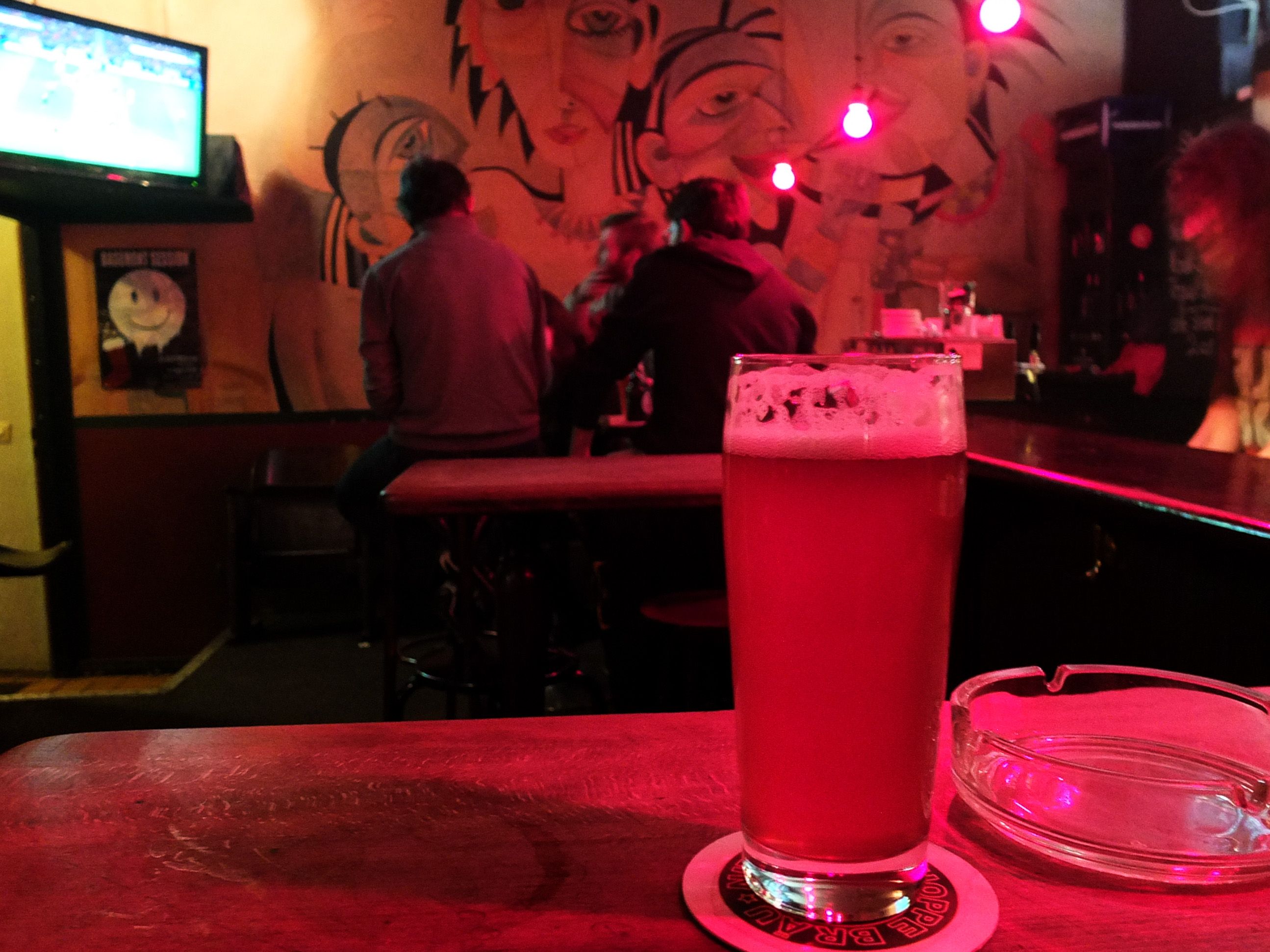 Bierkombinat Kreuzberg, por Chris Pearrow