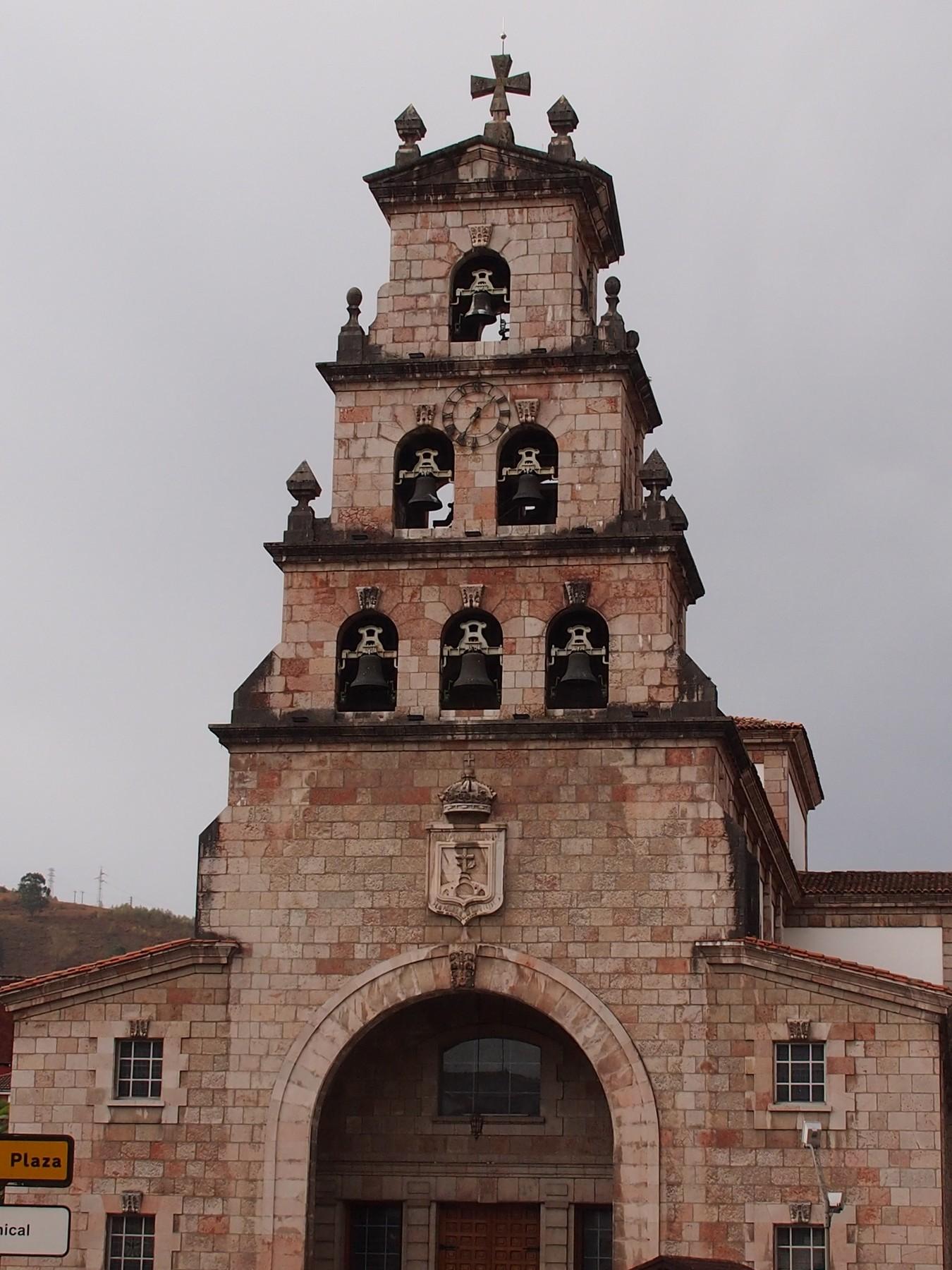 Iglesia parroquial de Cangas de Onís, por Carlos Olmo