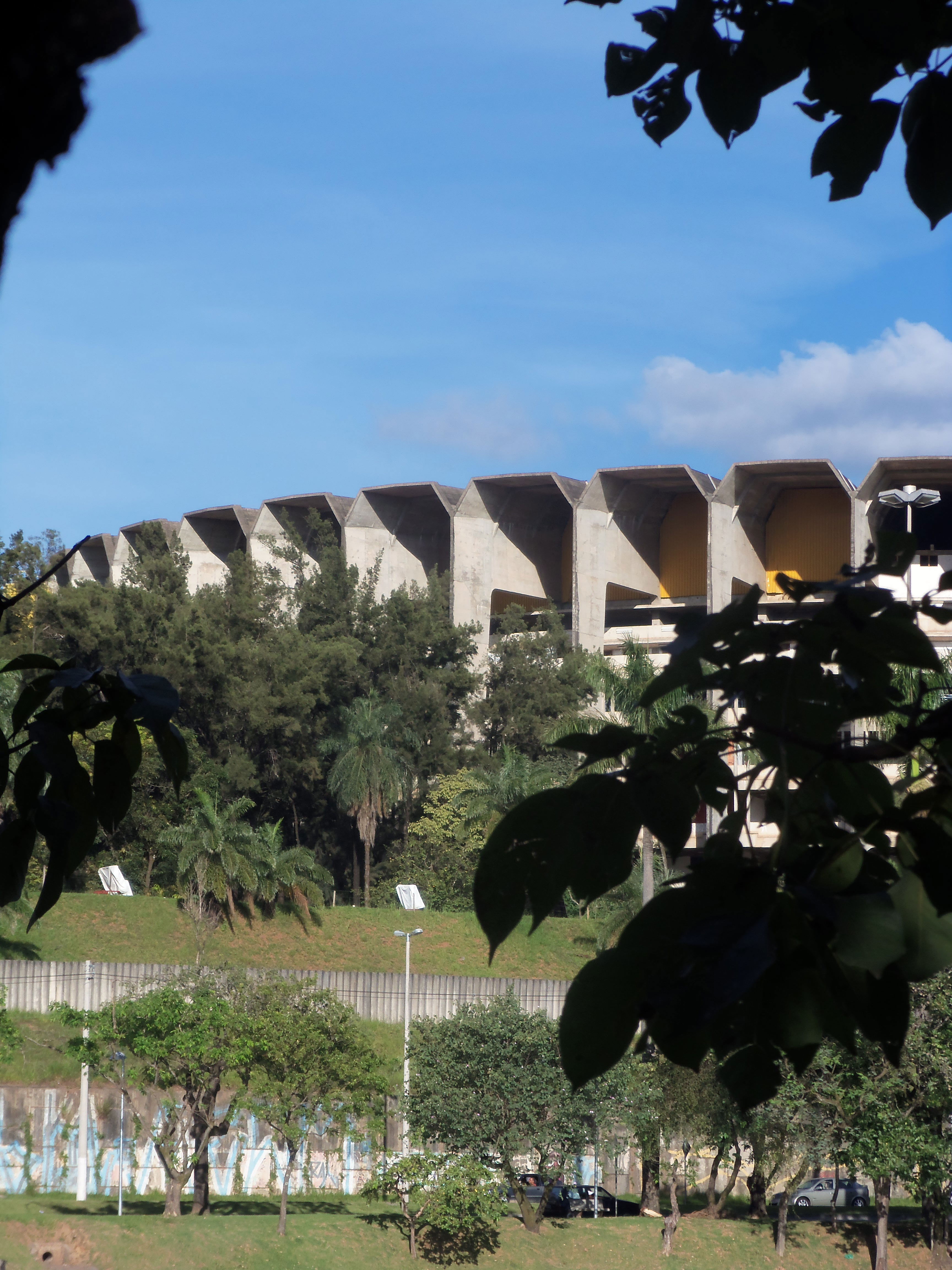 Estadio Jornalista Felipe Drummond, por Marie & Matt