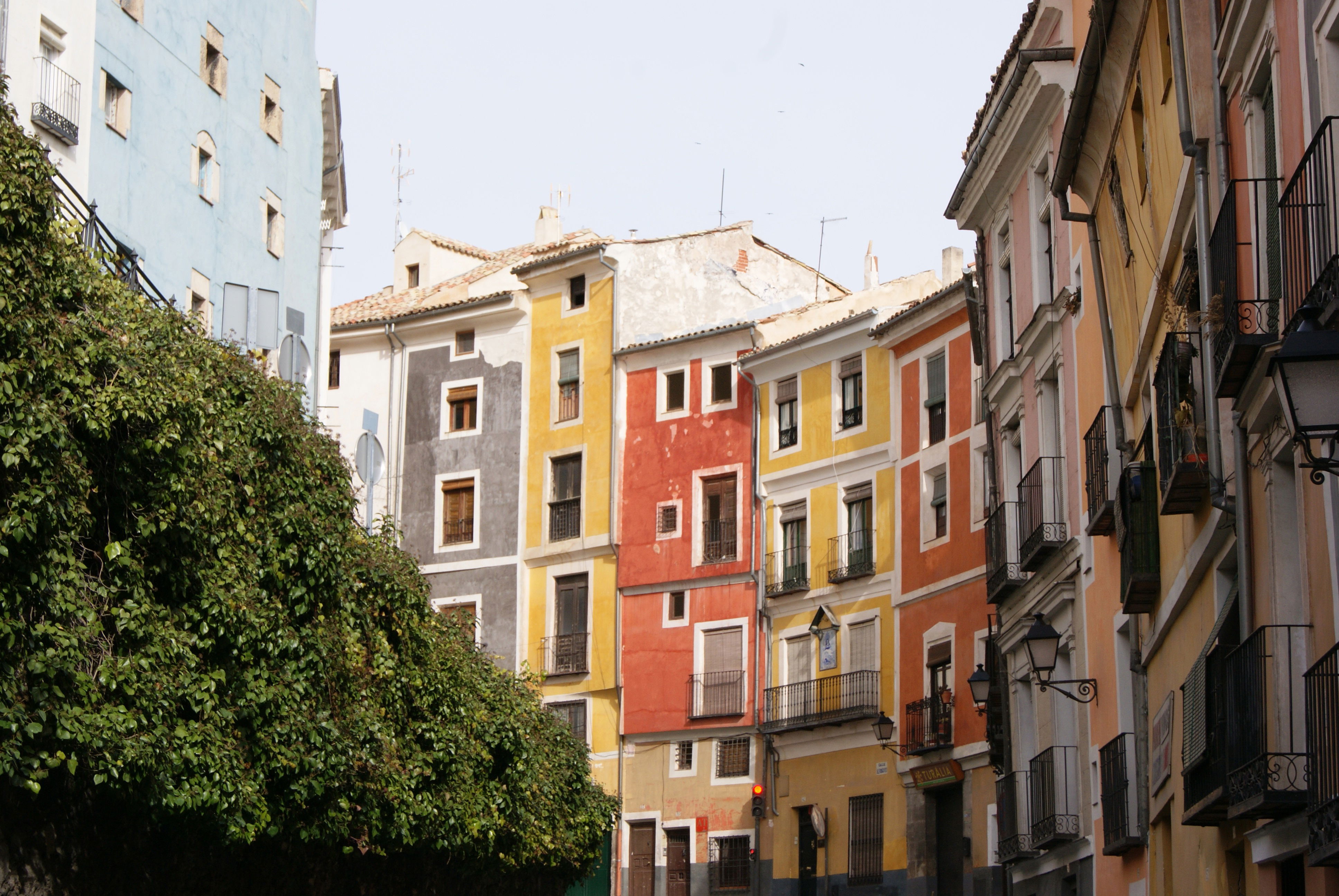 Rascacielos De Cuenca, por Roberto Gonzalez