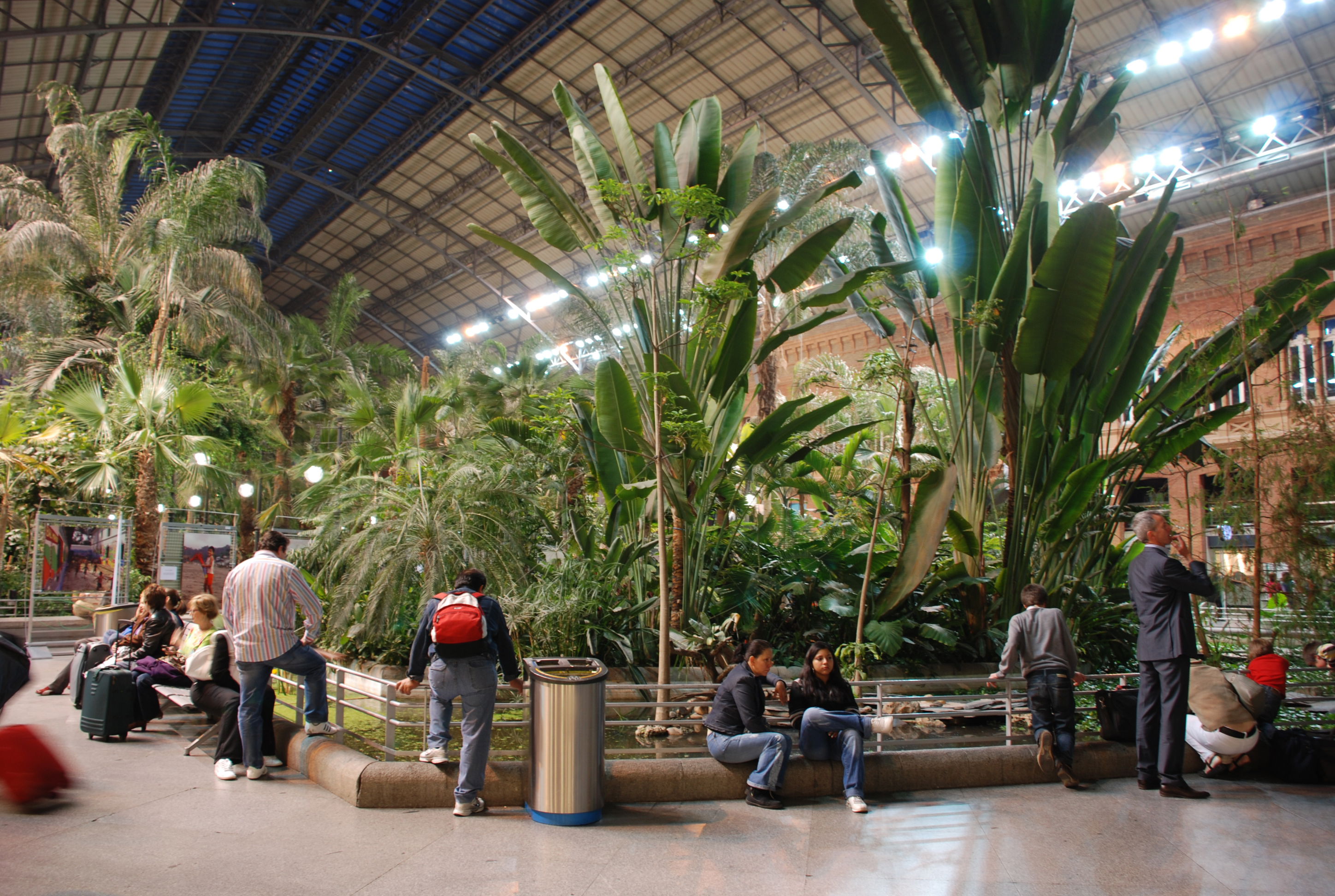 Jardín invernadero de la Estación de Atocha, por Reconquista
