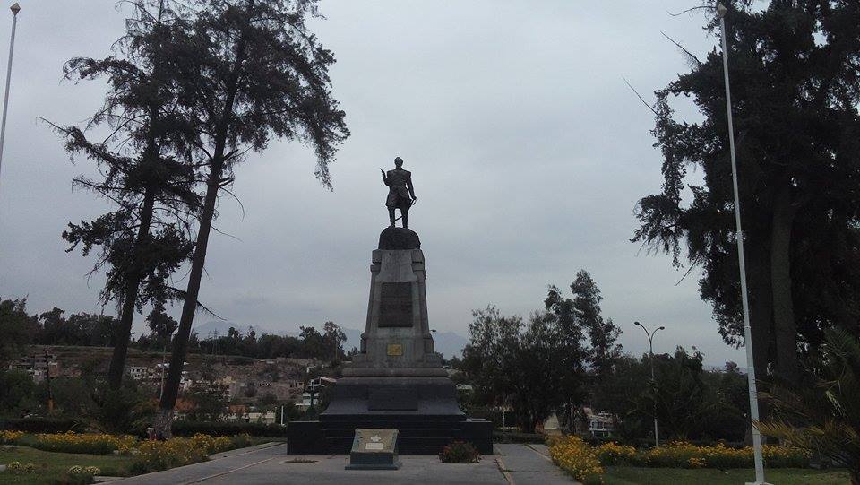 Monumento a Francisco Bolognesi, por César - Mochilero