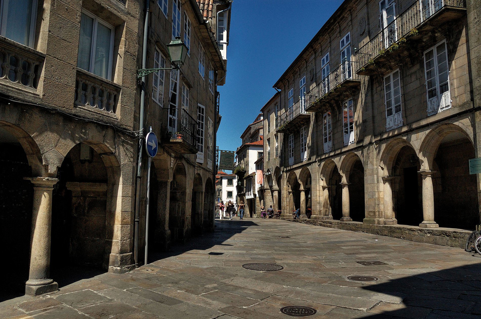 Calles de Santiago, por Raul Arevalo
