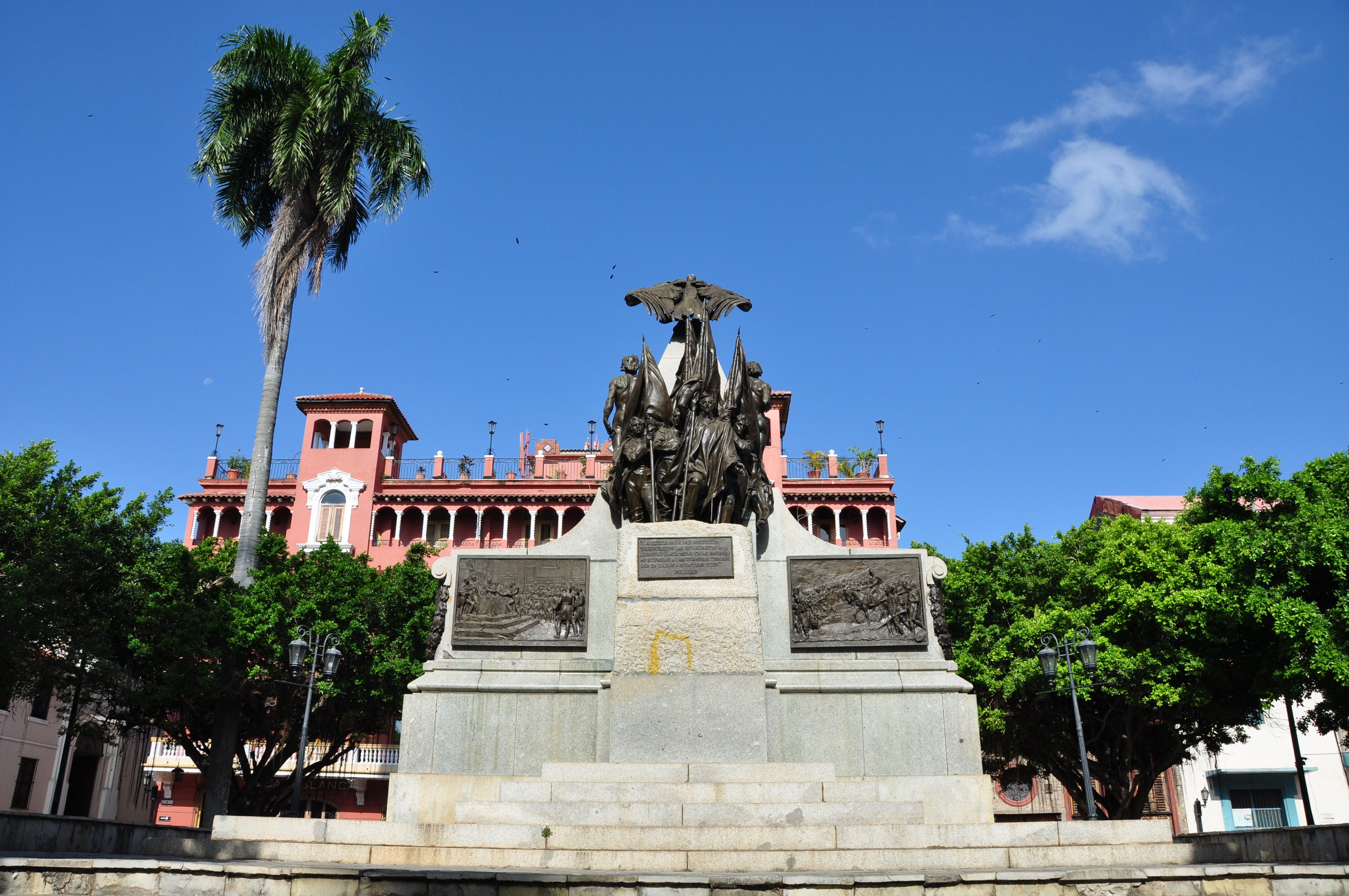 Descubre las impresionantes estatuas de Centroamérica y su legado