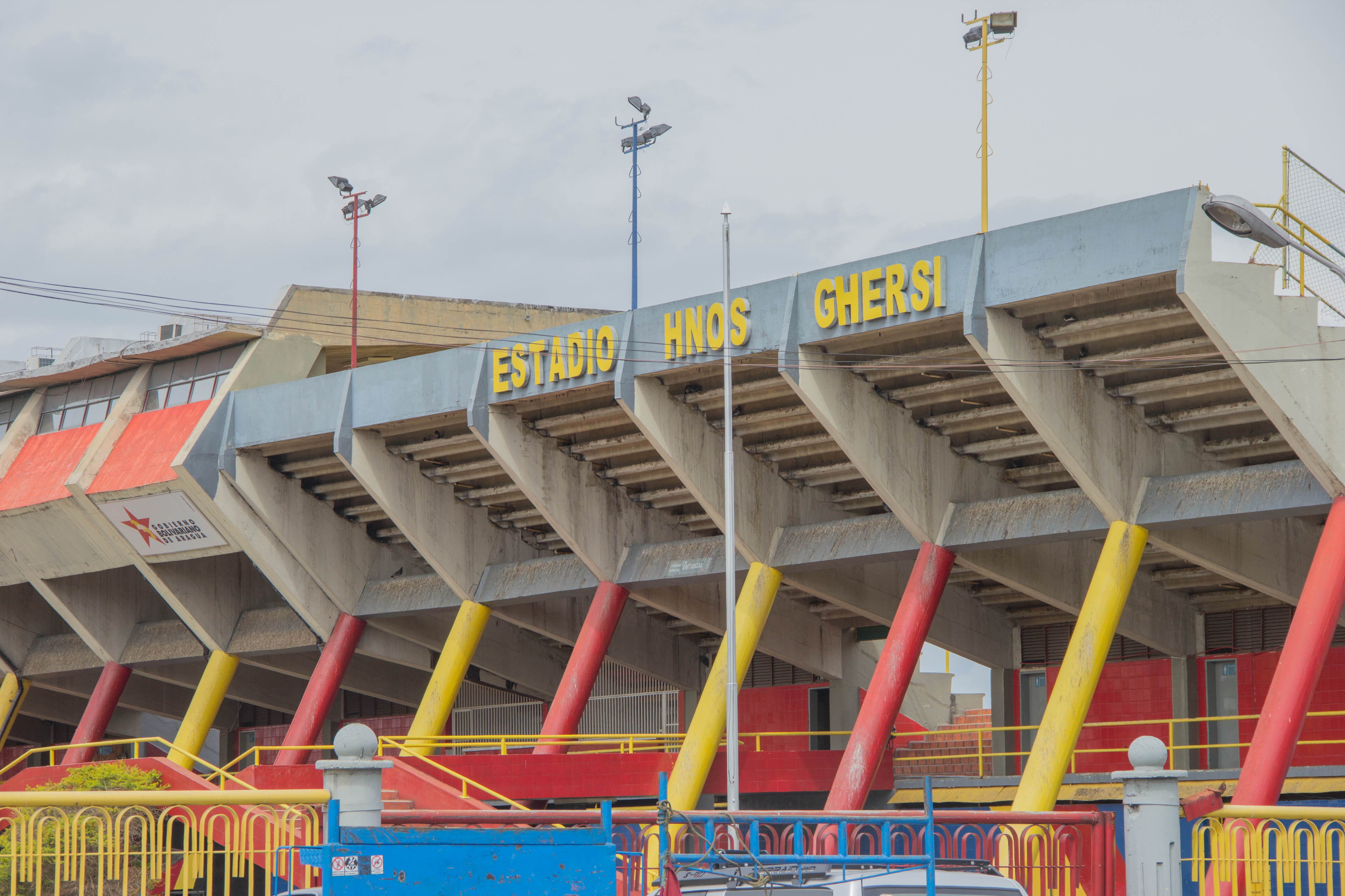 Estadio de Fútbol Hermanos Ghersi, por Gabriel Mata Guzmán