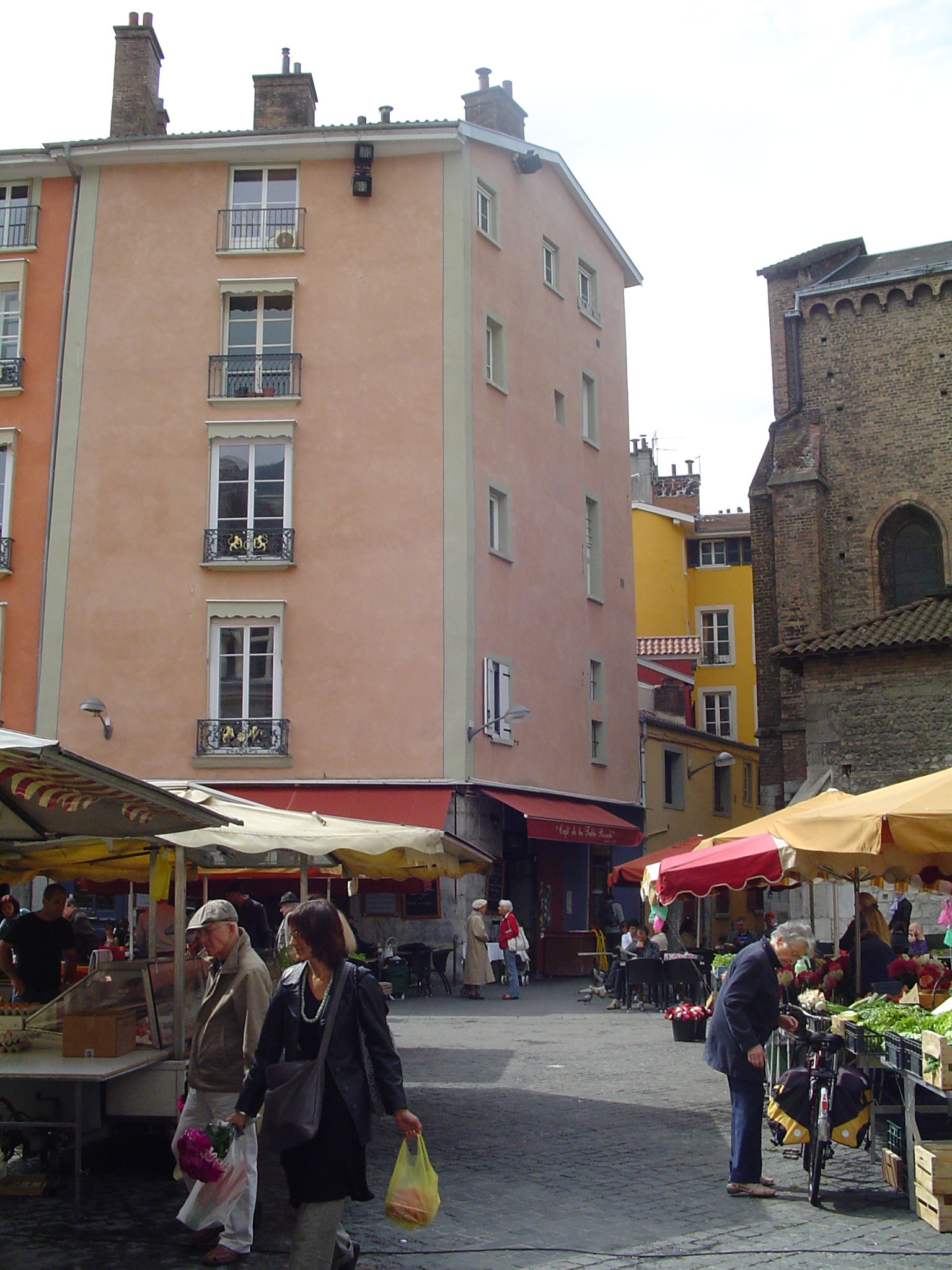 Plaza Saint André, por Robin Bouvier